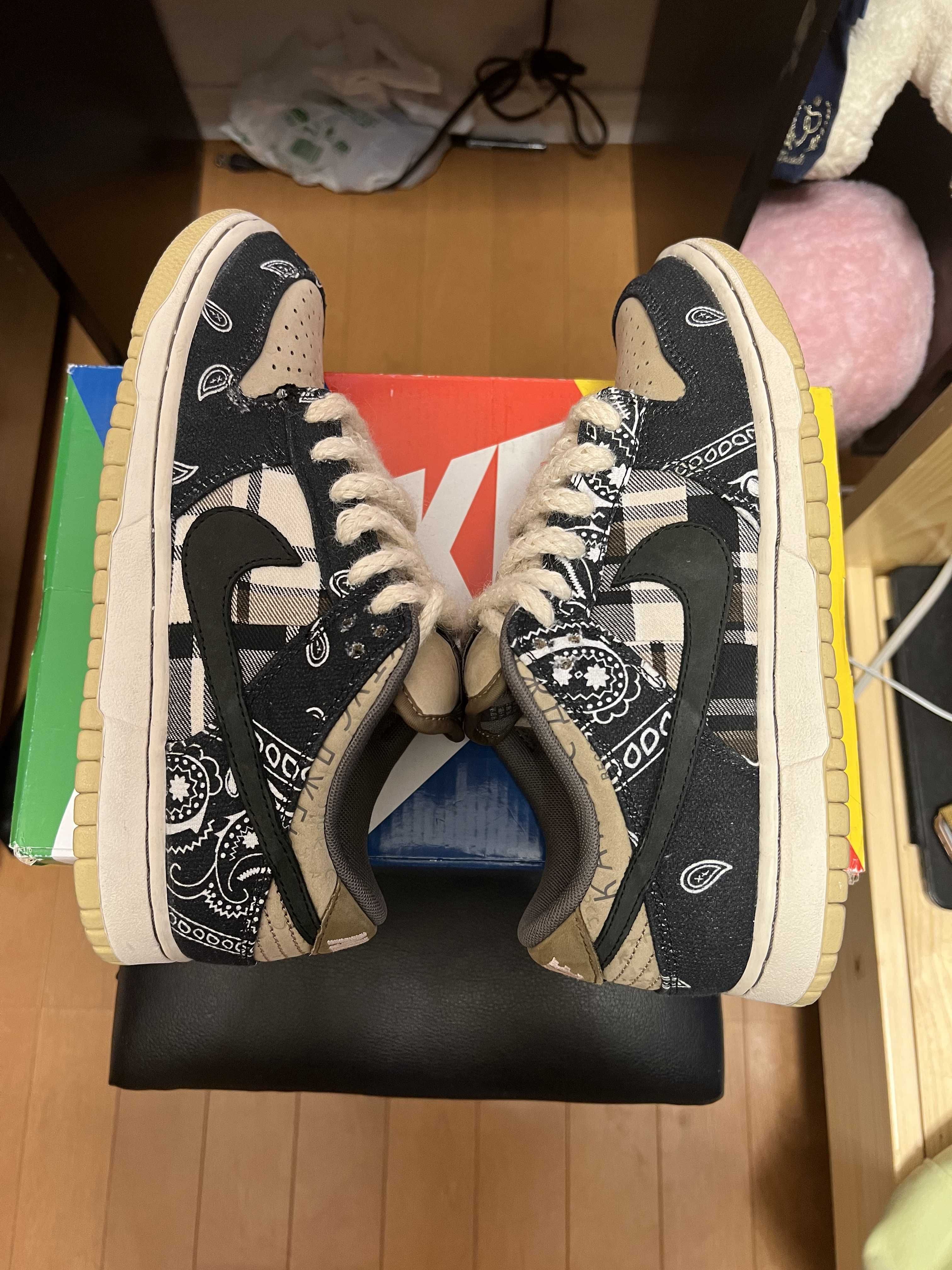 Travis Scott × Nike SB Dunk Low "Black/Parachute Beige"