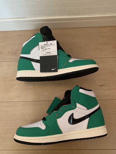Nike Women's Air Jordan 1 High OG "Lucky Green/White-Sail-Black"