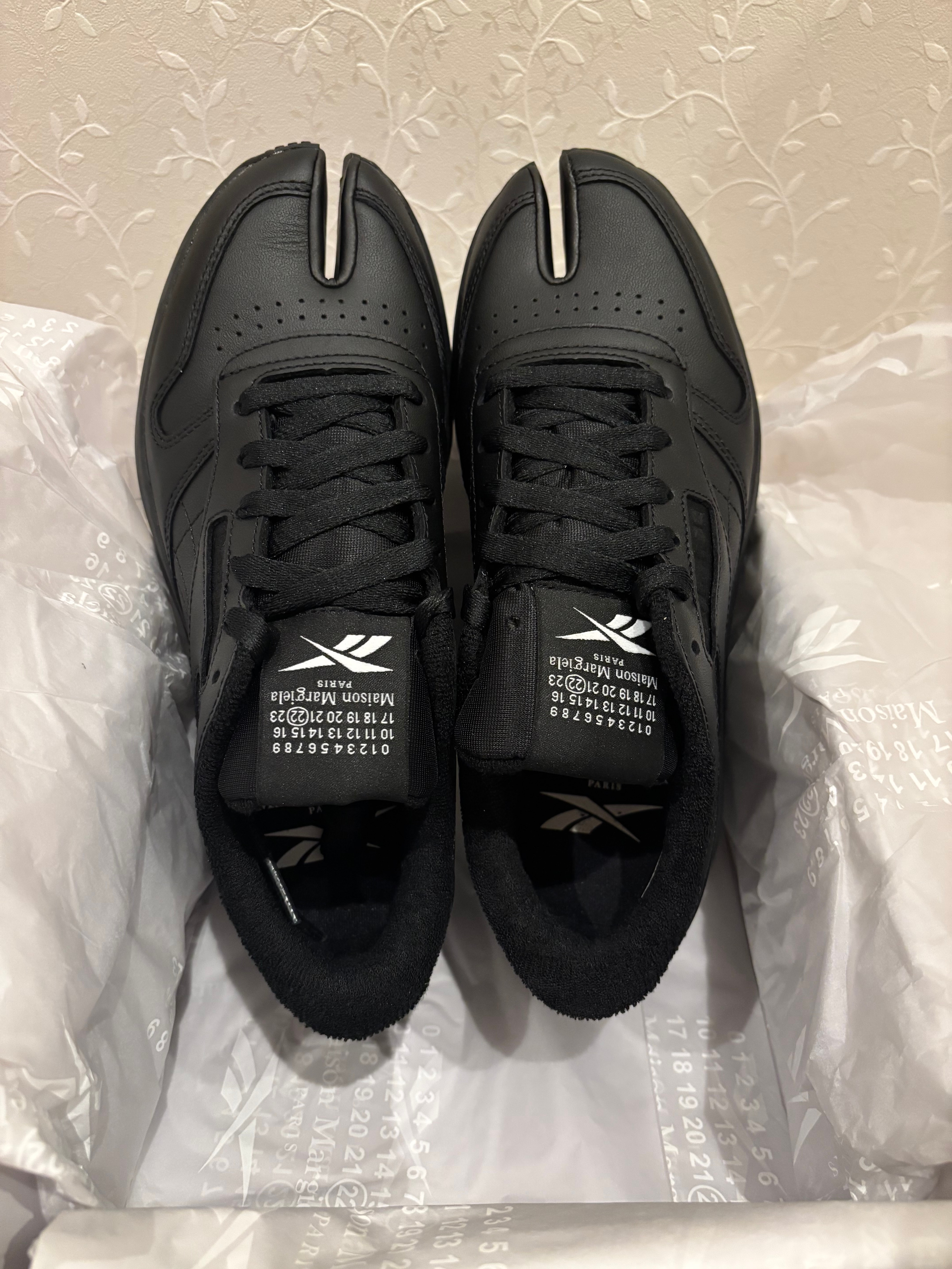 Maison Margiela × Reebok Classic Leather Tabi "Black"