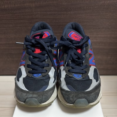 KITH × New Balance 990V6 Madison Square Garden "Navy"