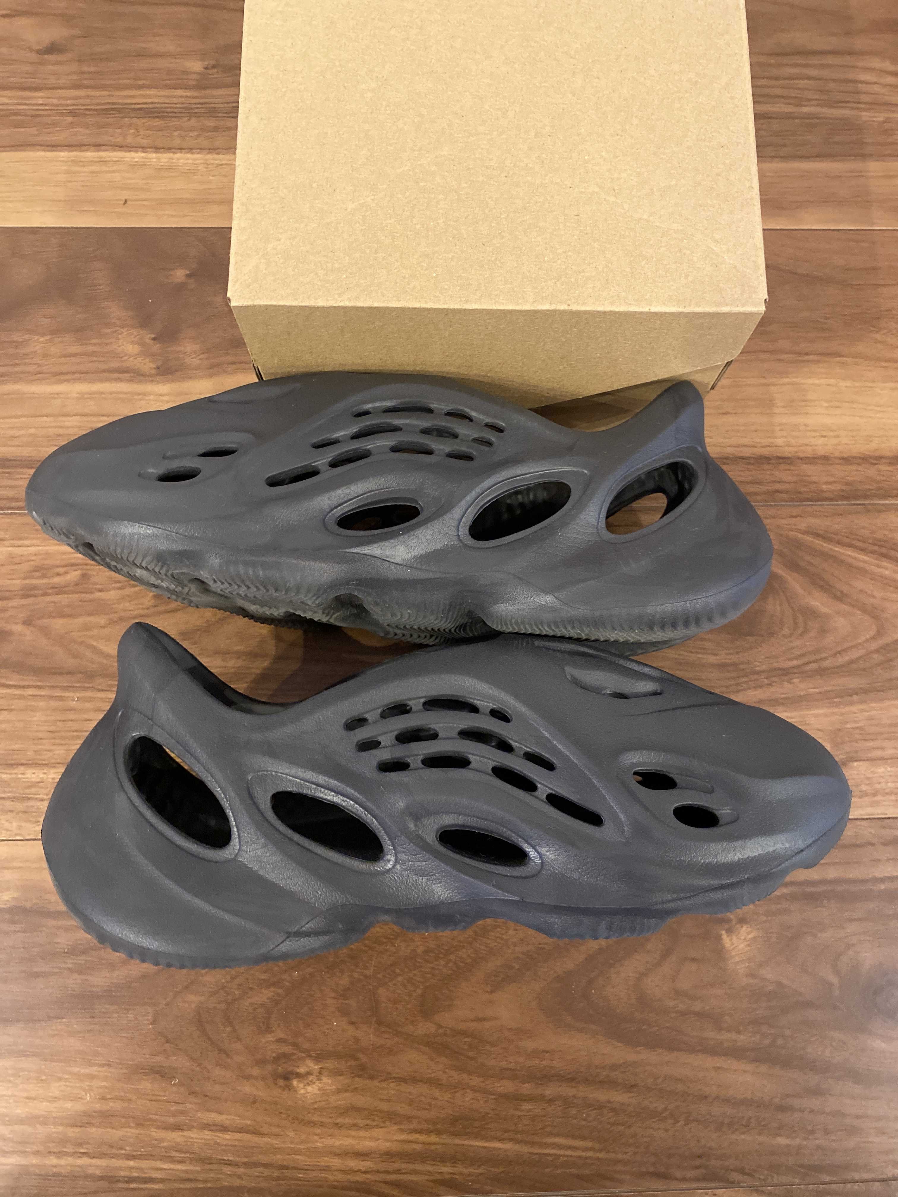 adidas YEEZY Foam Runner "Onyx"