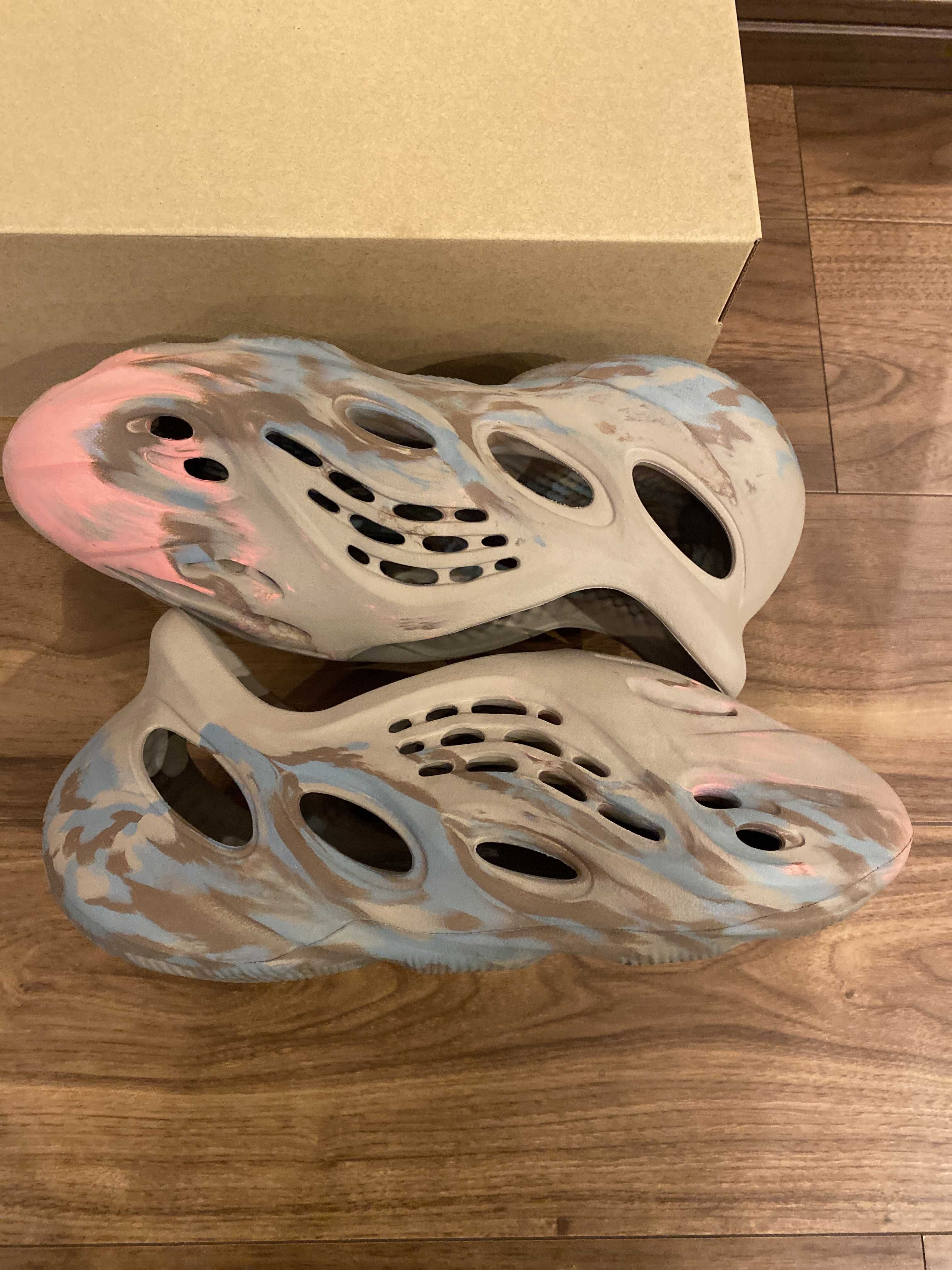 adidas YEEZY Foam Runner "Mx Sand Grey"