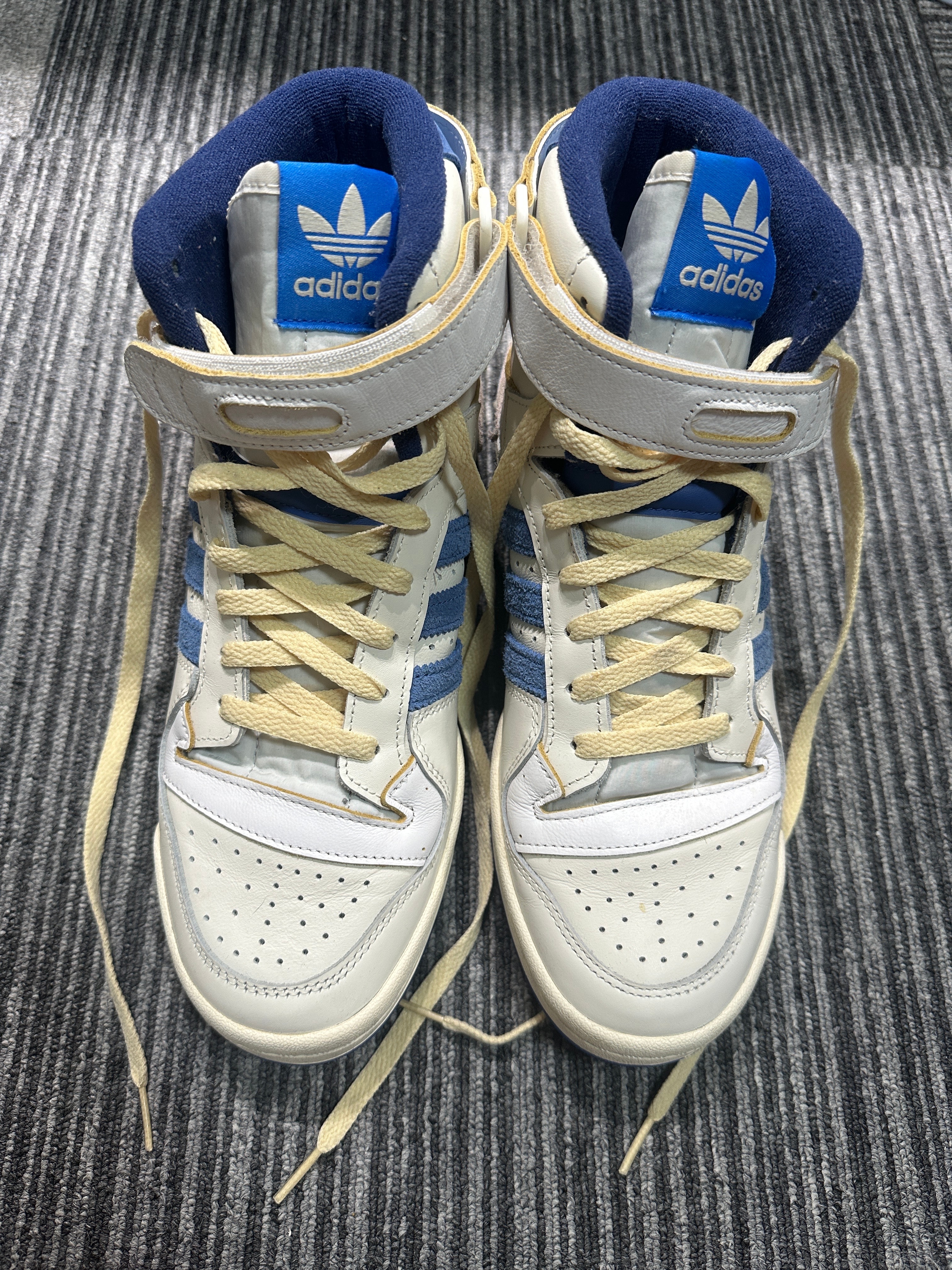 アディダス オリジナルス フォーラム 84 ハイ ブルースレッド "オフホワイト-ブライトブルー/フットウェアホワイト"