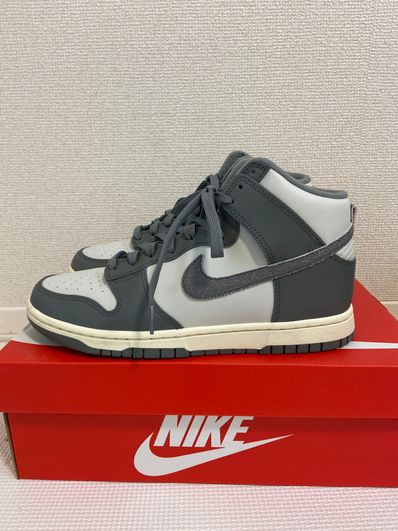 Nike Dunk High Retro SE Vintage "Light Bone and Tumbled Grey"