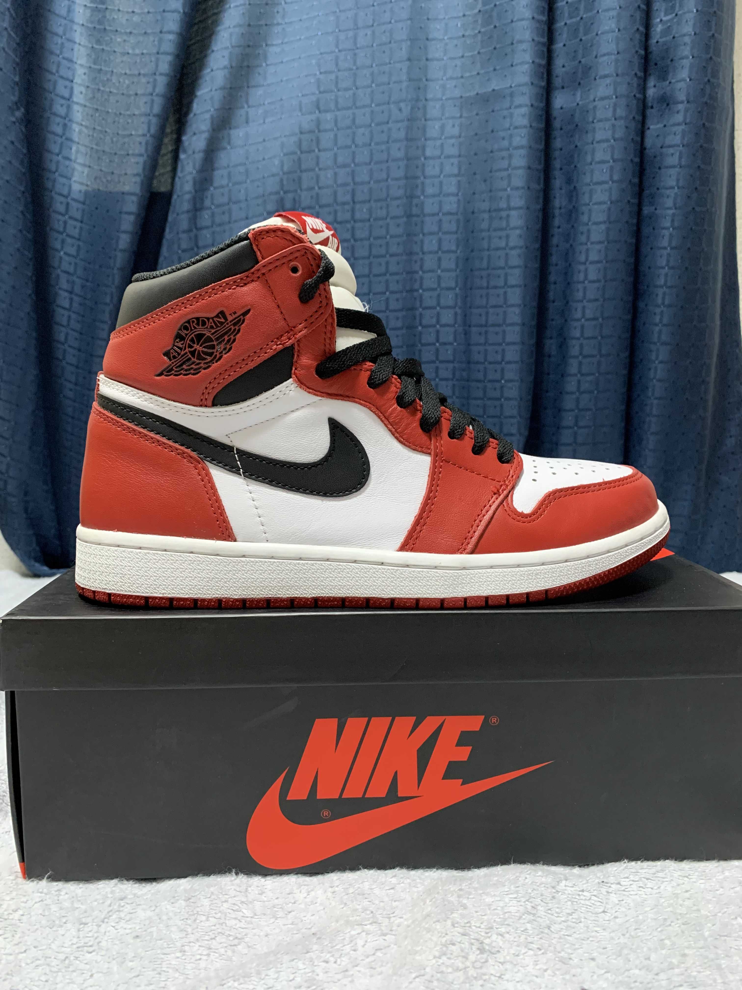 Nike Air Jordan 1 Retro High "Chicago" (2015)