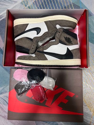 Travis Scott × Nike Air Jordan 1 Retro High OG TS SP "Sail/Dark Mocha"