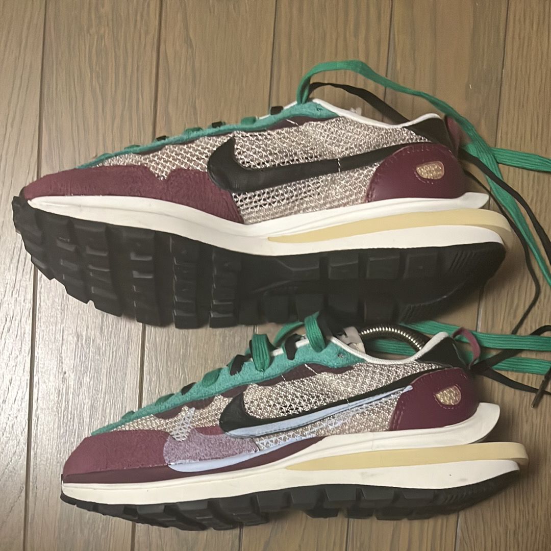 sacai × Nike Vapor Waffle "String/Red/Green"