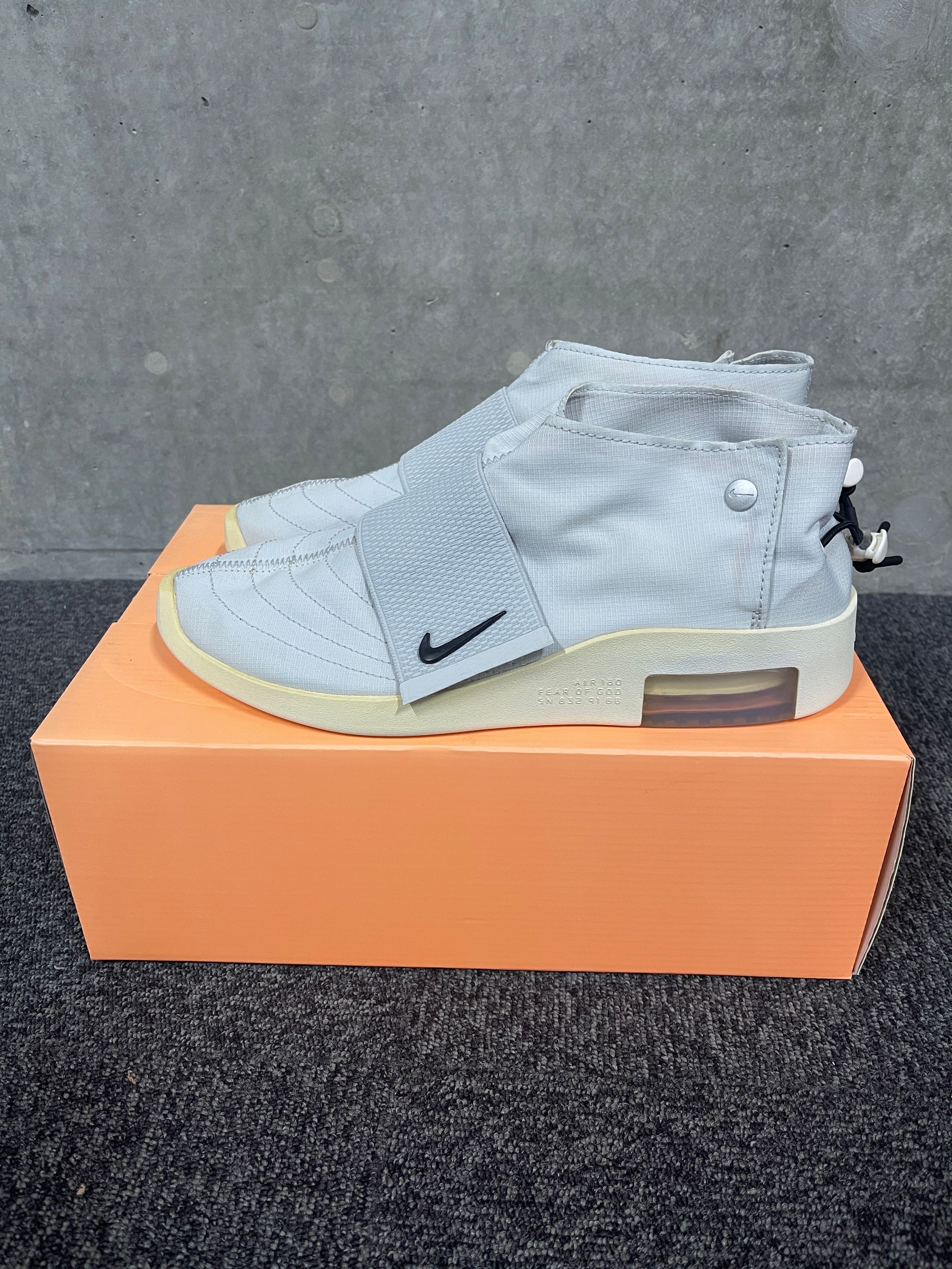 フィアオブゴッド × ナイキ エアモック "ピュアプラチナム"