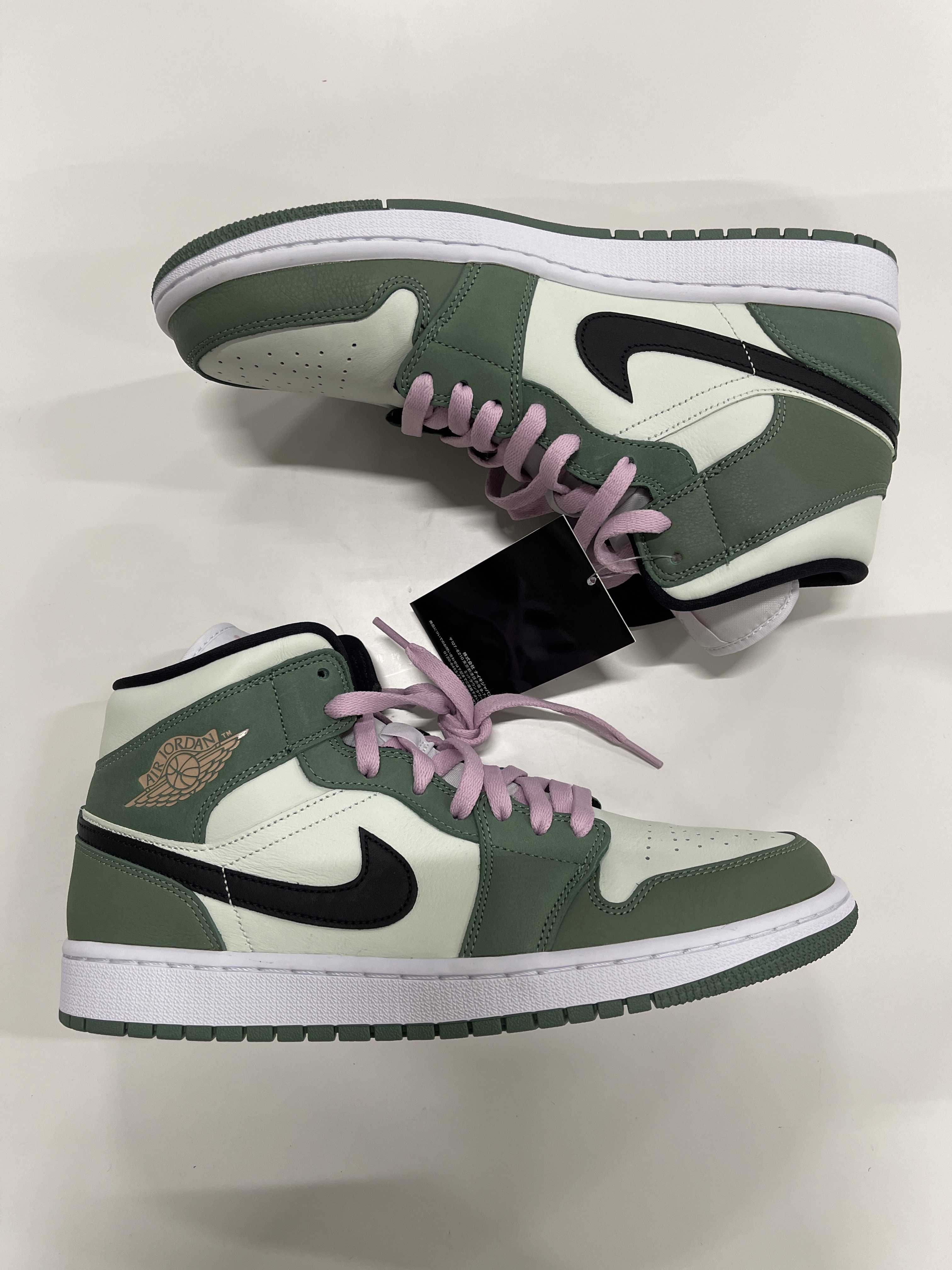 NIKE Women's AIR JORDAN 1 MID SE "DUTCH GREEN"