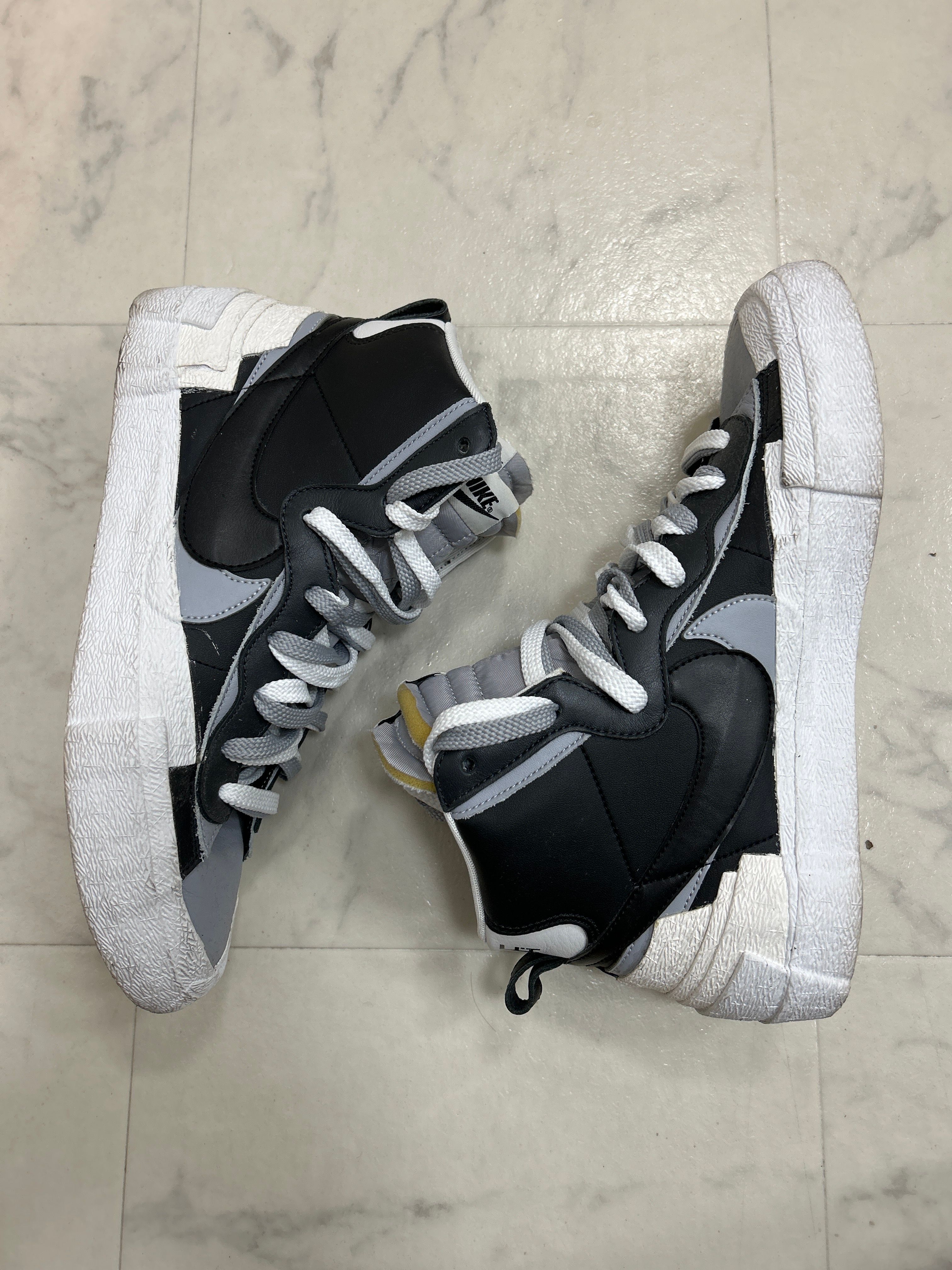 sacai × NIKE BLAZER MID "BLACK/WOLF GREY/WHITE"