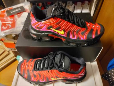 Supreme × Nike Air Max Plus "Hyper Grape"