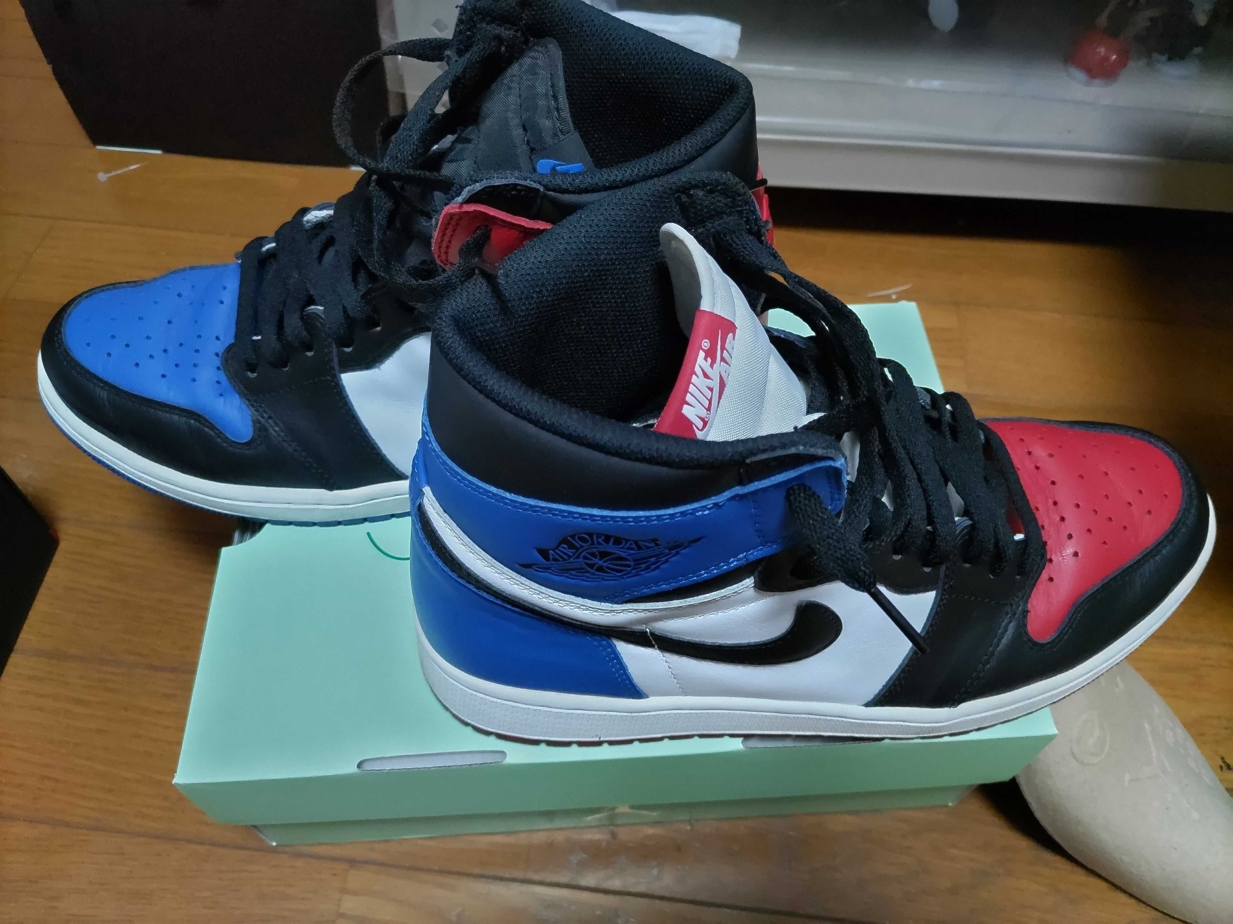 Nike Air Jordan 1 Retro High "Top 3"