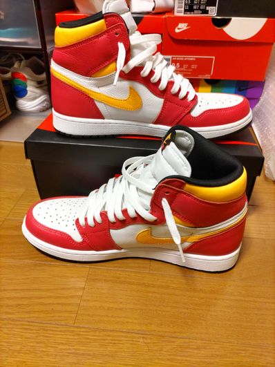 Nike Air Jordan 1 High OG "Light Fusion Red"