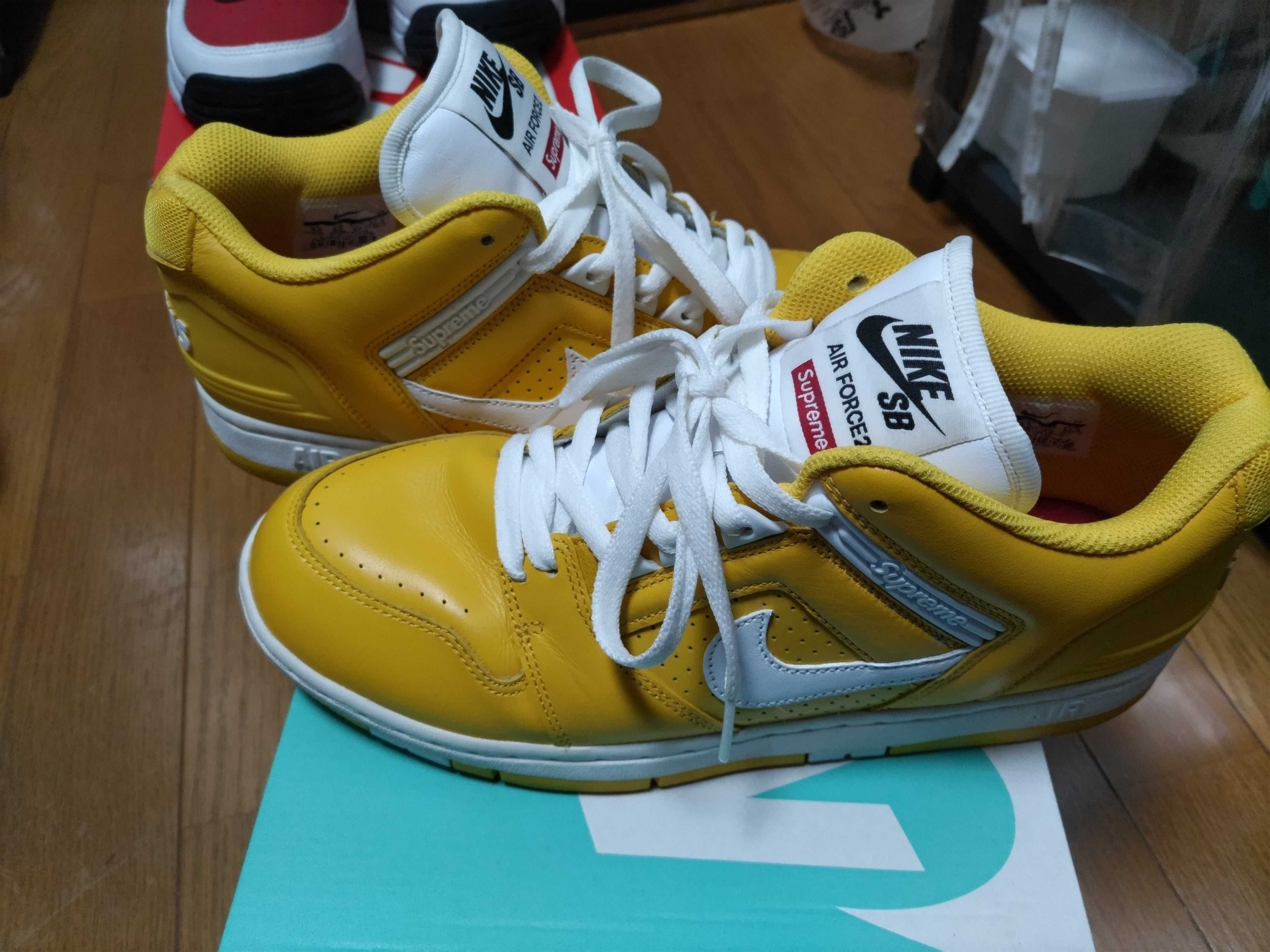 Supreme × Nike SB Air Force 2 "Varsity Maize"