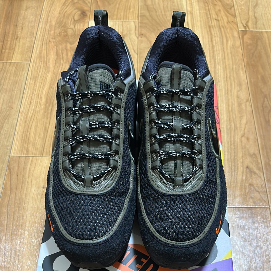 UNDEFEATED × Nike Air Zoom Spiridon "Cargo Khaki"