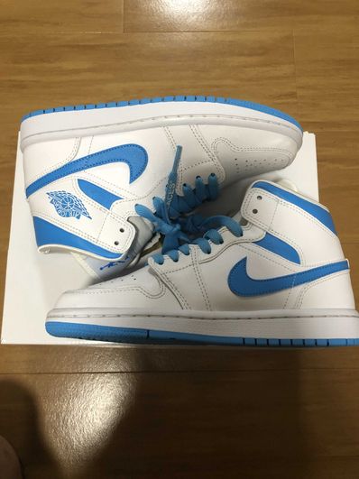 Nike Women's Air Jordan 1 Mid "UNC"