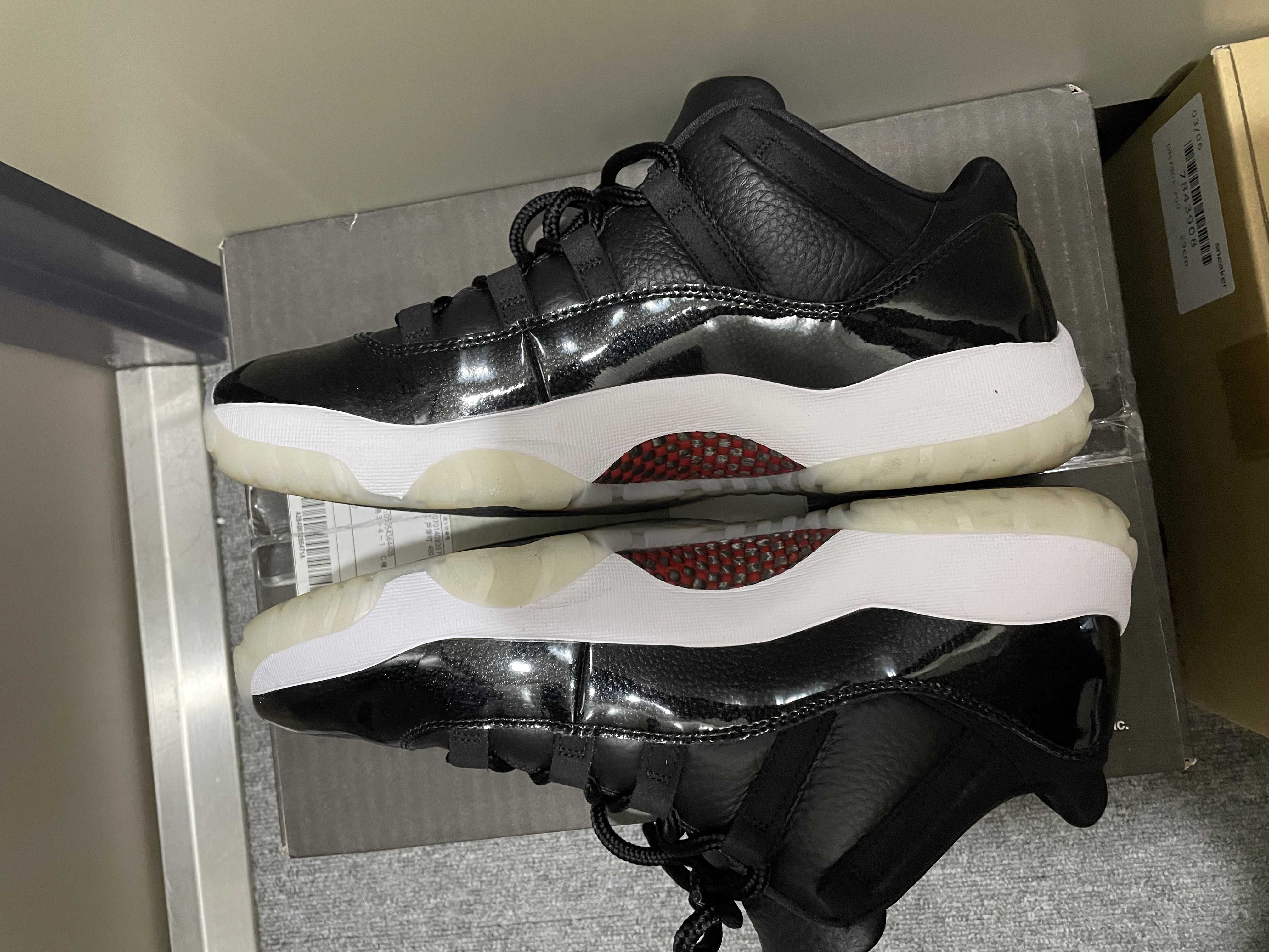 Nike Air Jordan 11 Low "72-10"