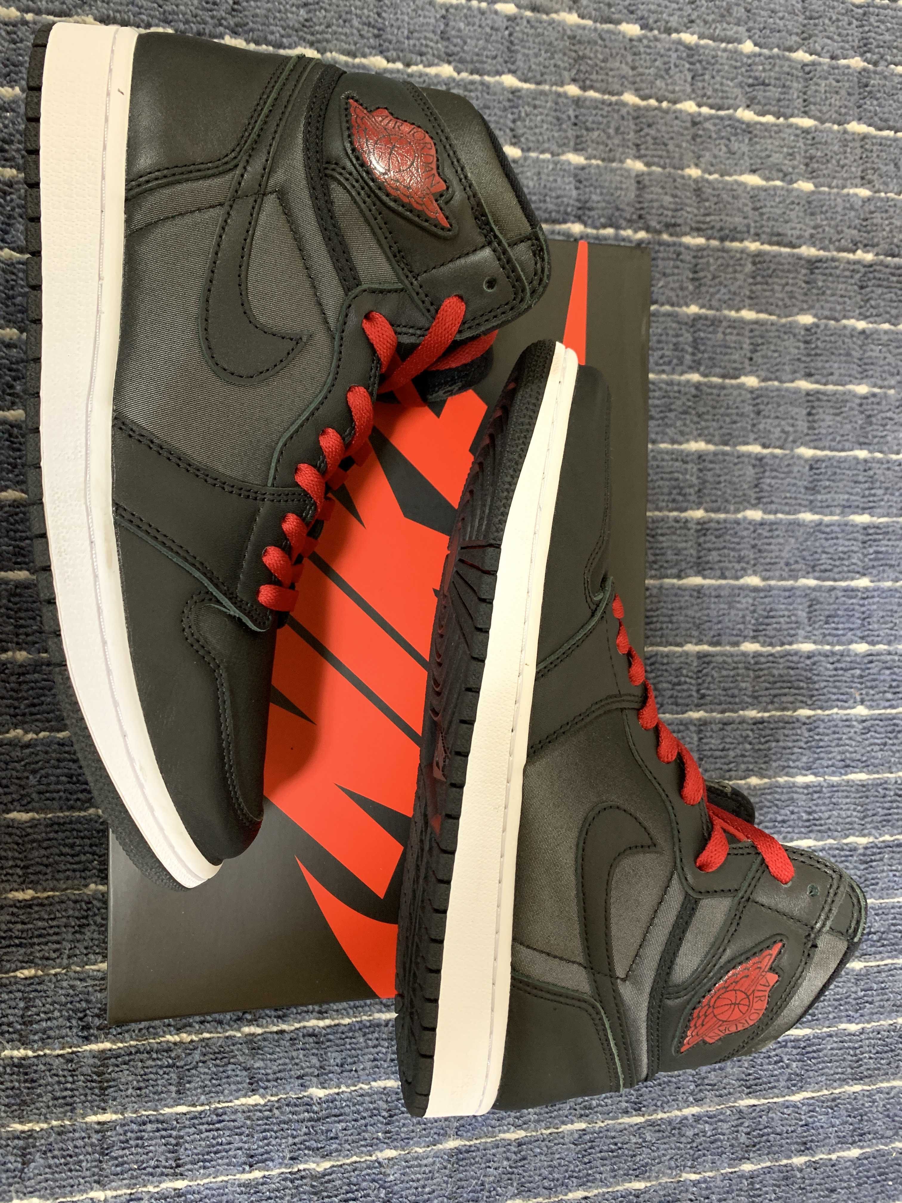 Nike Air Jordan 1 Retro High OG "Black/Metallic Silver/Gym Red"