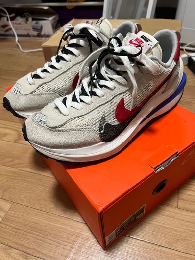 sacai × Nike Vapor Waffle "Royal Fuchsia"