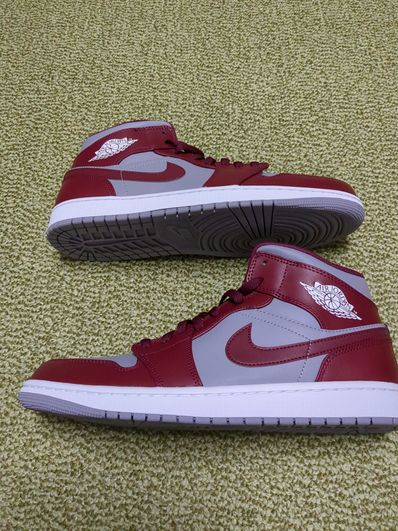 Nike Air Jordan 1 Mid "Team Red"