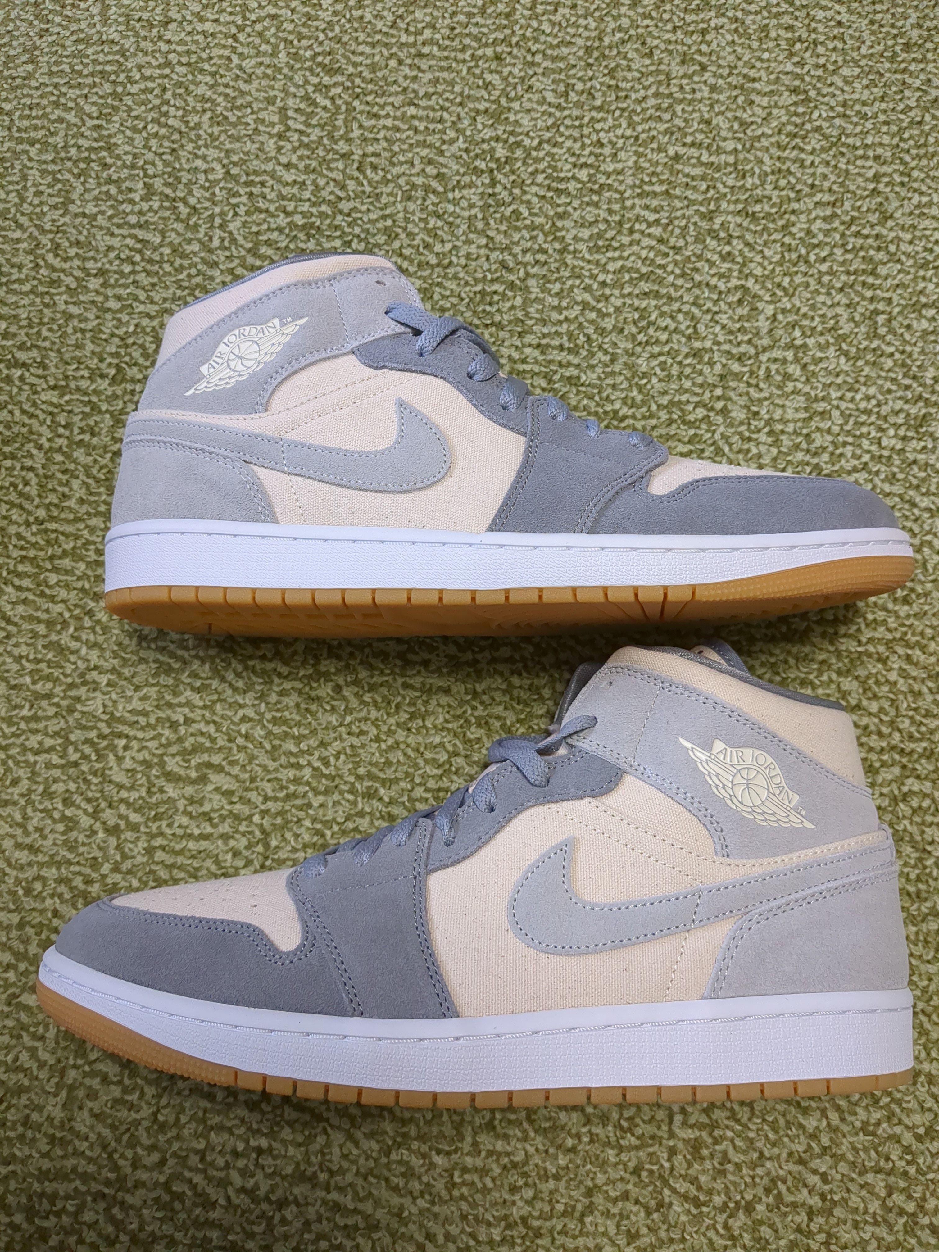 Nike Air Jordan 1 Mid SE "Coconut Milk/Particle Grey"