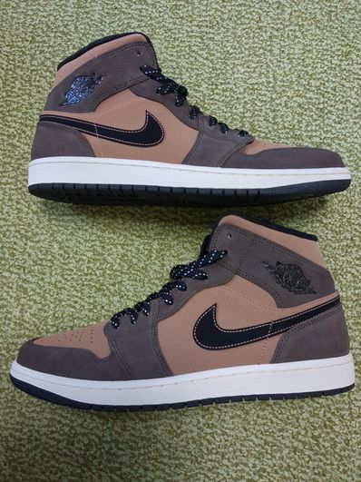 Nike Air Jordan 1 Mid SE "Dark Chocolate"