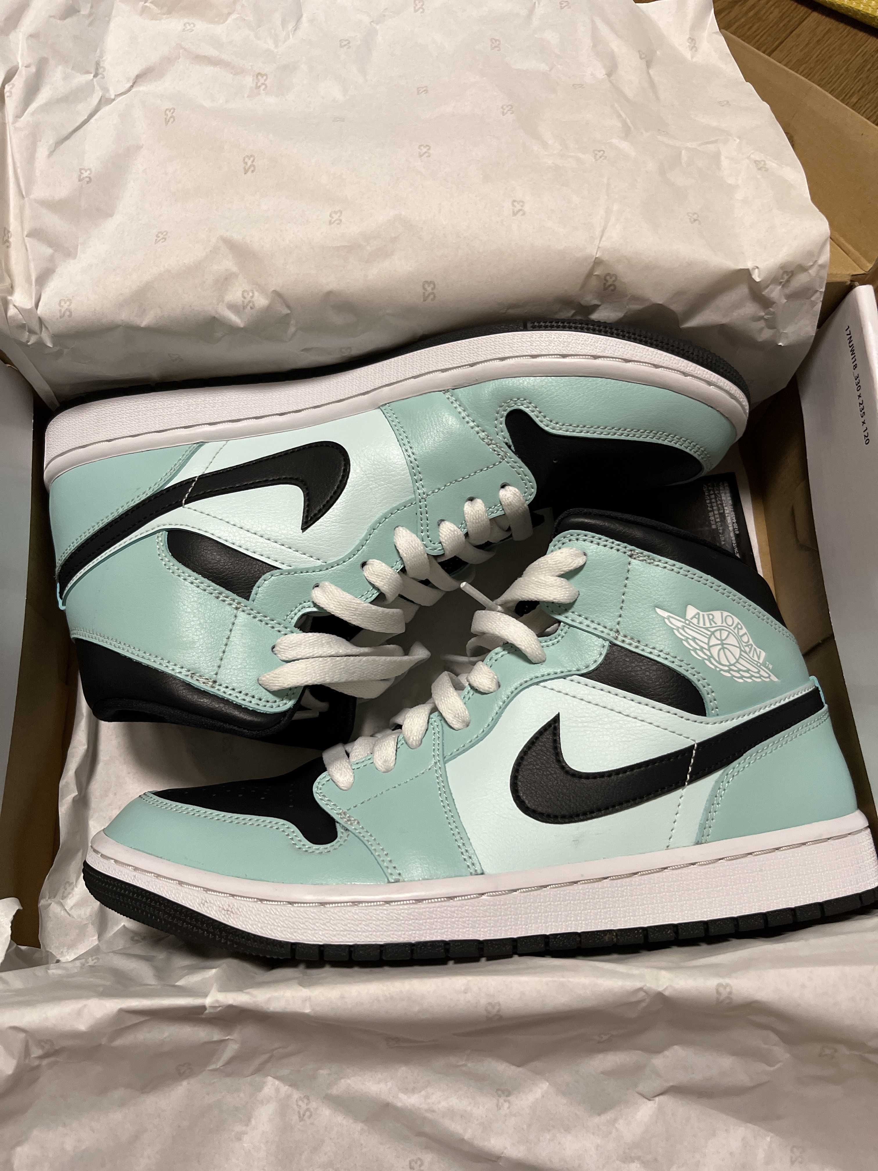 NIKE Women's AIR JORDAN 1 MID "AQUA BLUE"