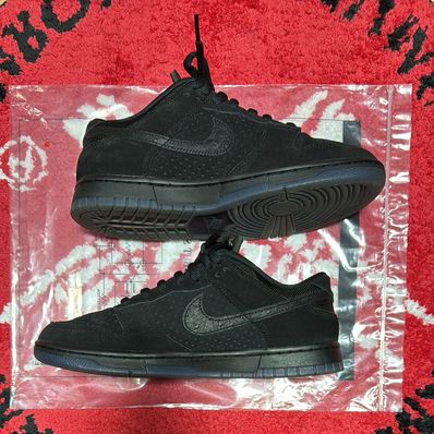 UNDEFEATED × Nike Dunk Low SP "5 ON IT"