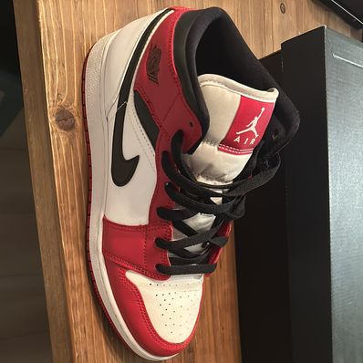 Nike GS Air Jordan 1 Mid "Chicago" (2020)