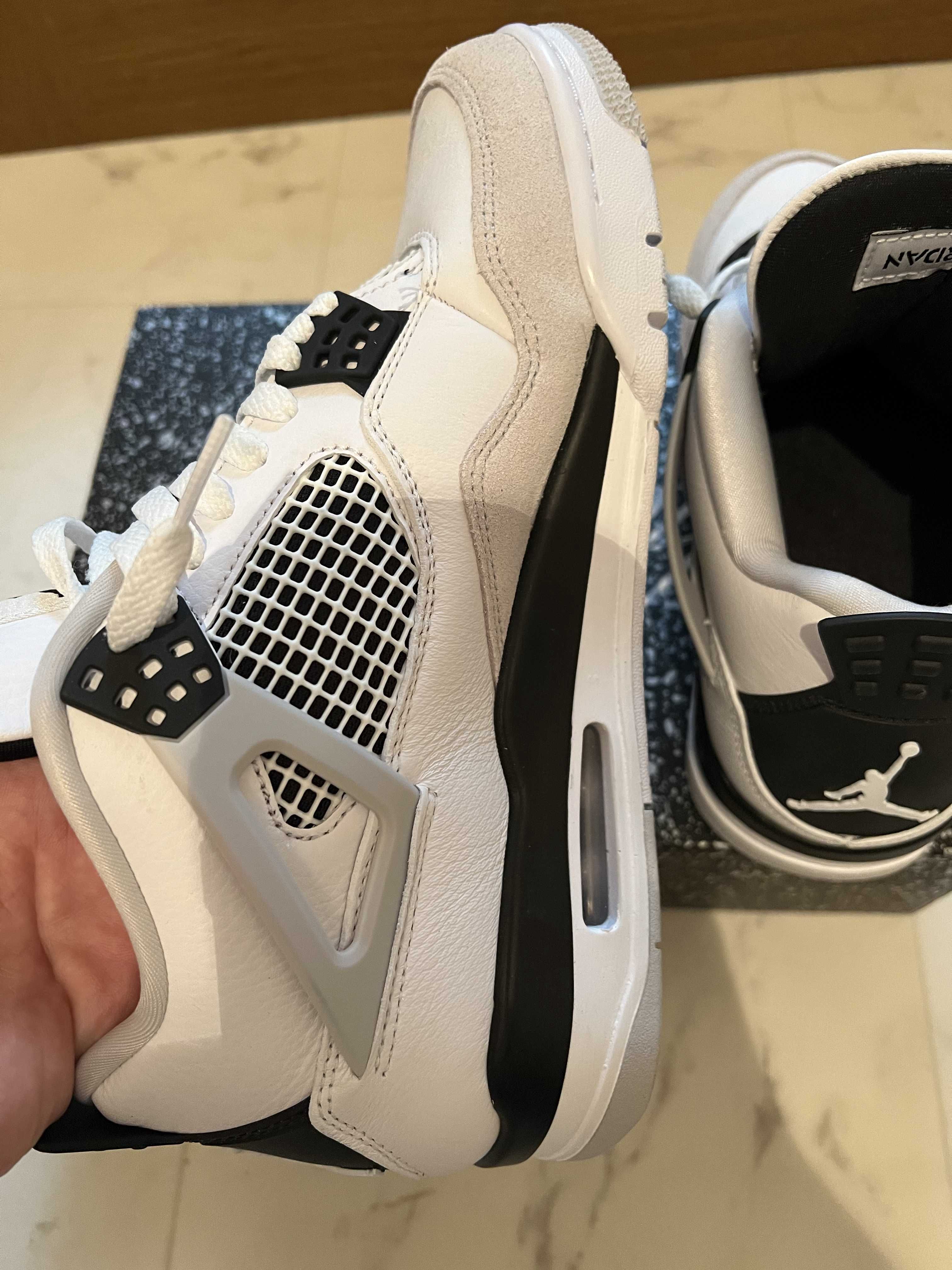 Nike Air Jordan 4 "Military Black"