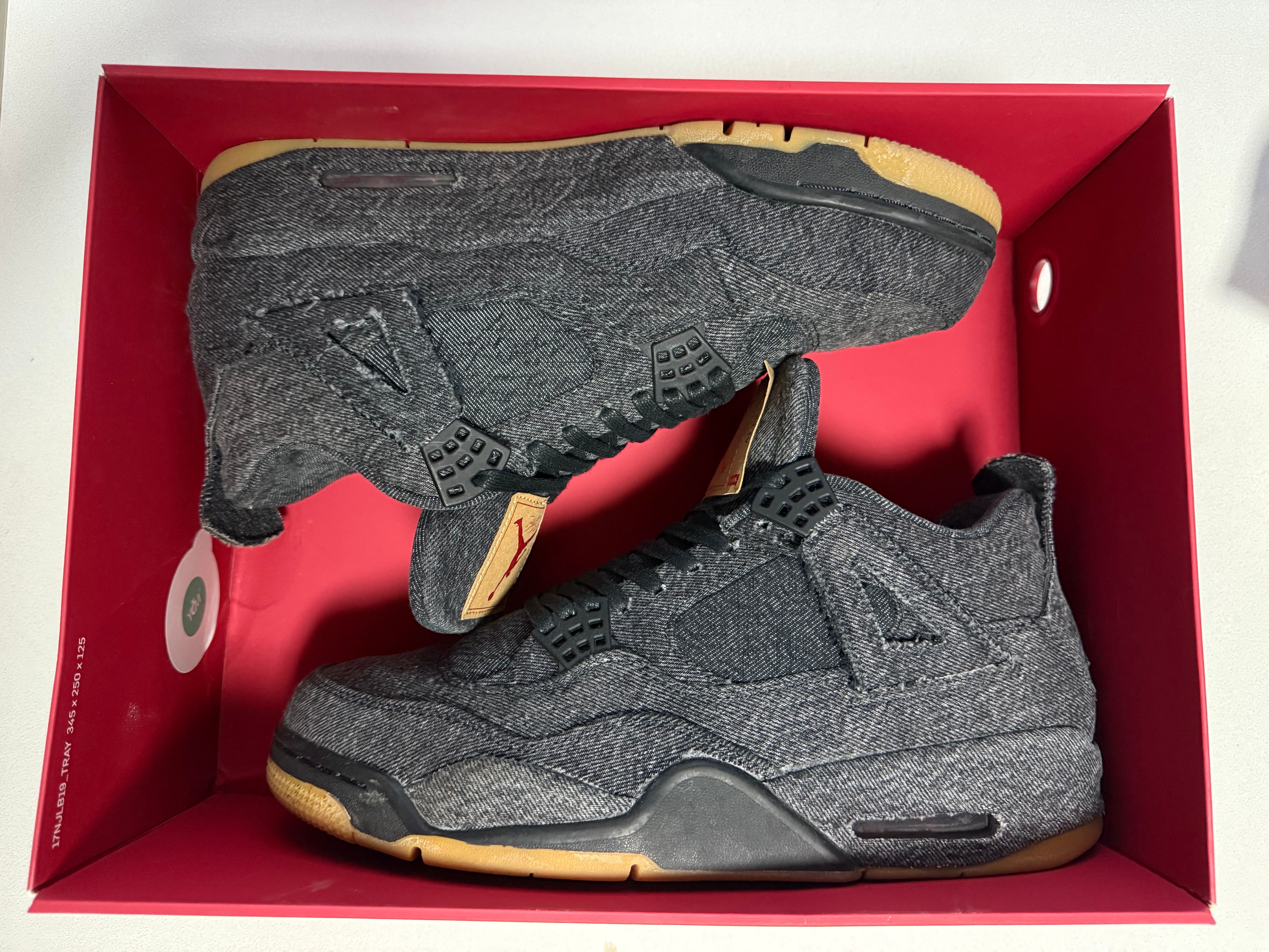 Nike × Levi's Air Jordan 4 "Black Denim" (Tag: LEVIS®)