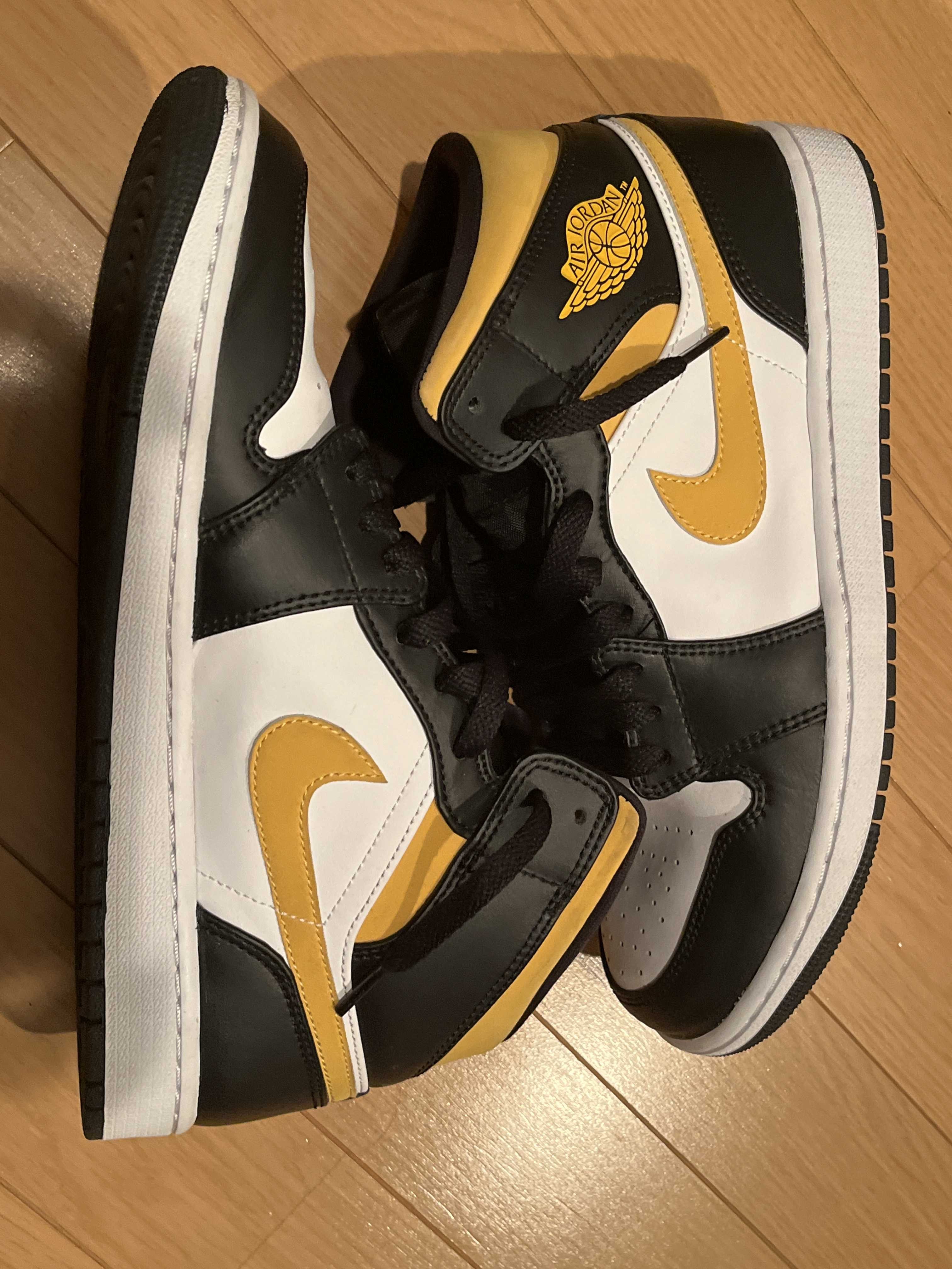 Nike Air Jordan 1 Mid "White/Pollen-Black"