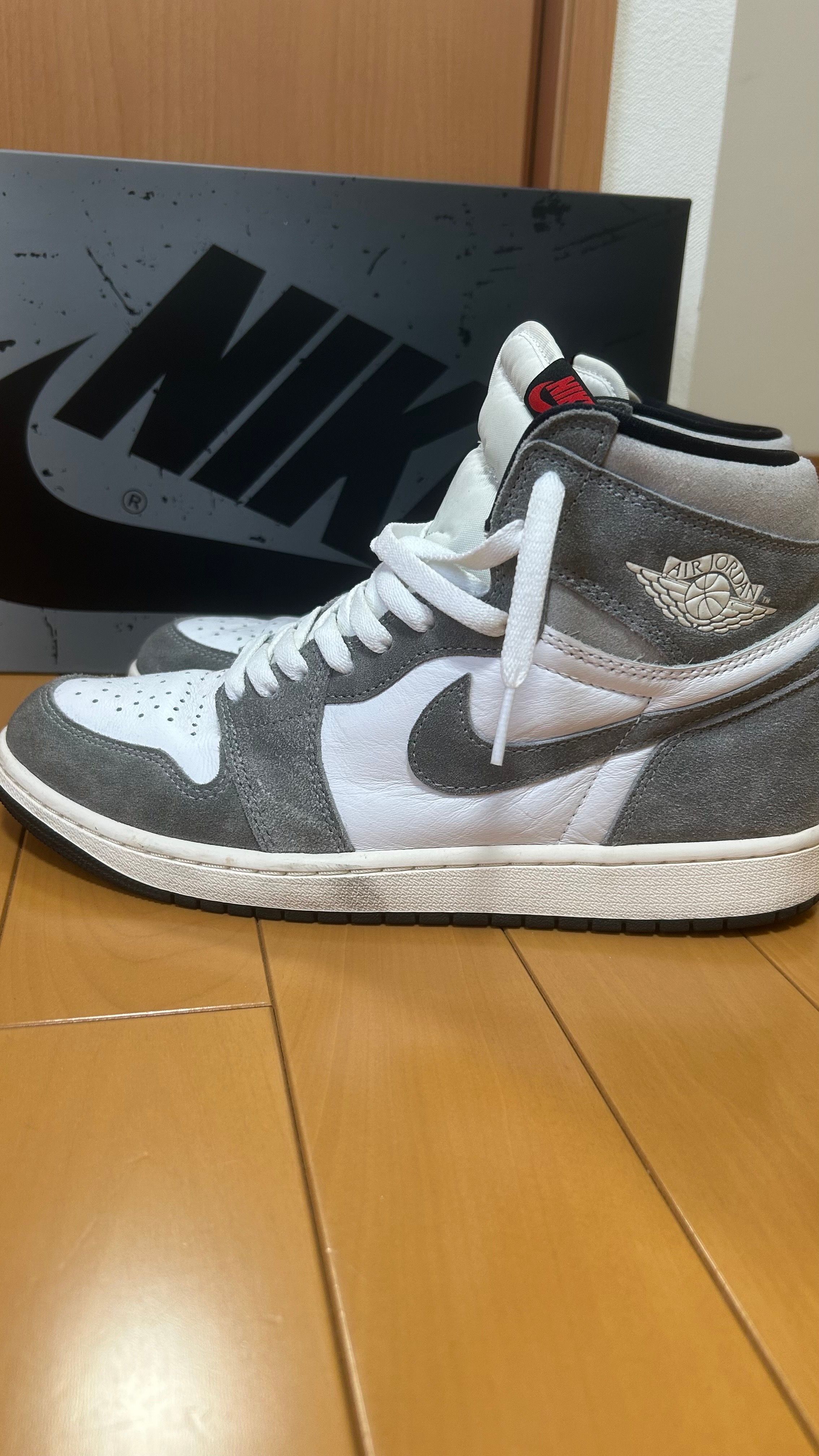 Nike Air Jordan 1 Retro High OG "Black and Smoke Grey"
