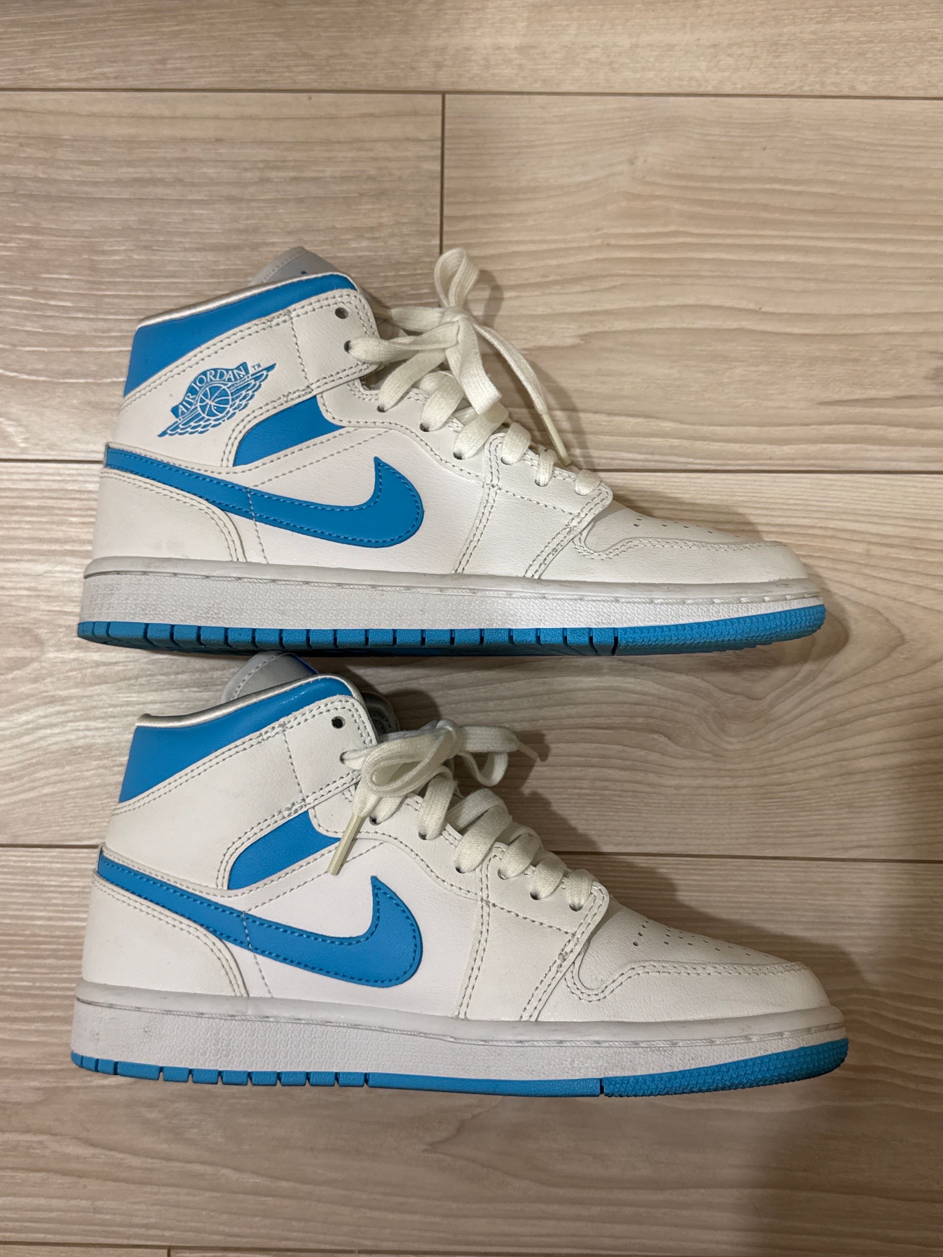 Nike Women's Air Jordan 1 Mid "UNC"