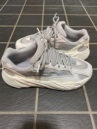 adidas YEEZY Boost 700 V2 "Static"