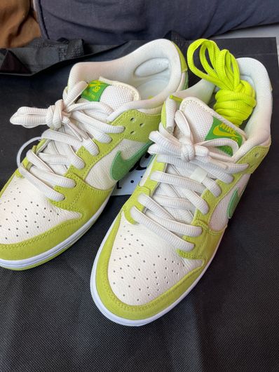 Nike SB Dunk Low "Green Apple"