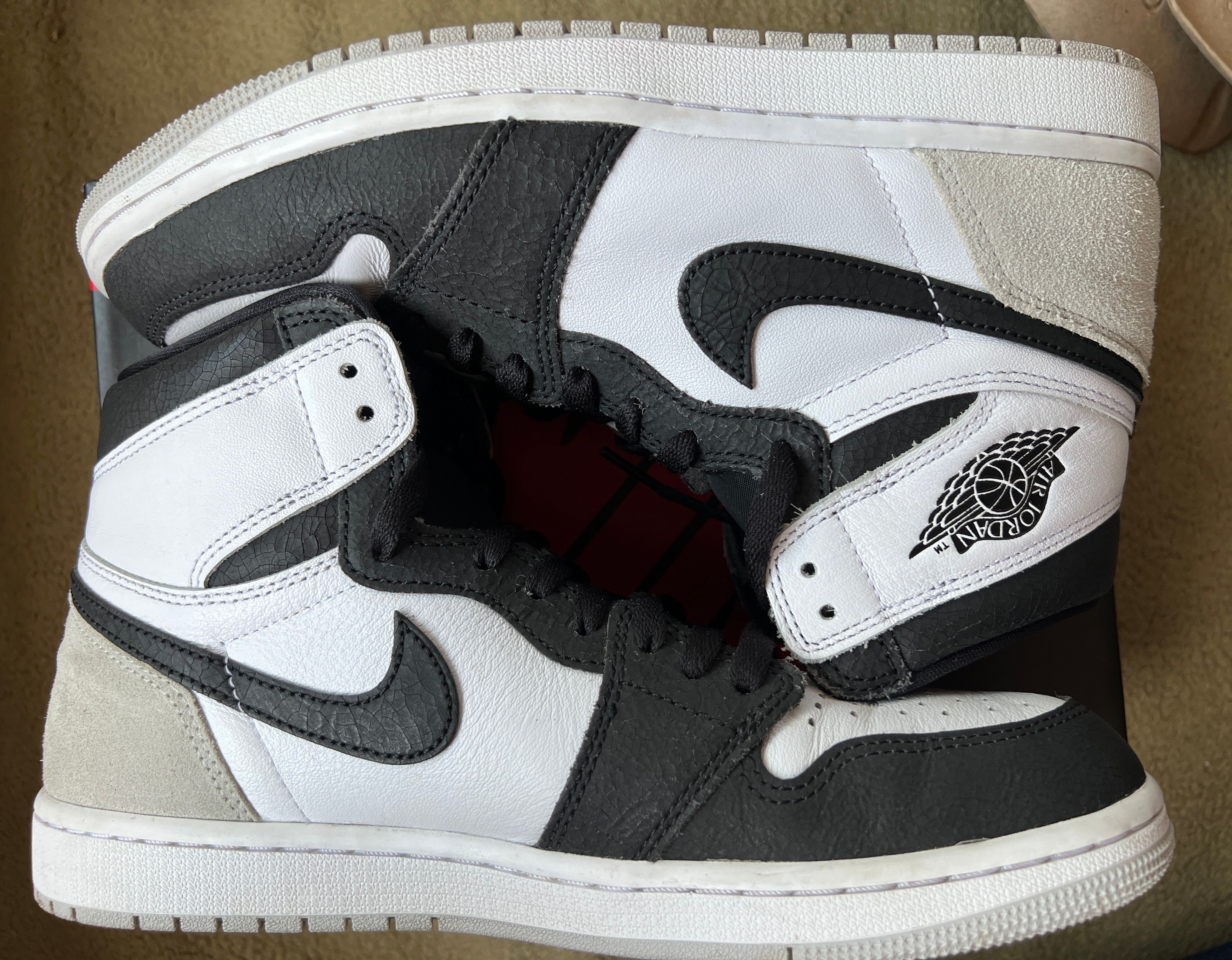 Nike Air Jordan 1 High OG "Bleached Coral"
