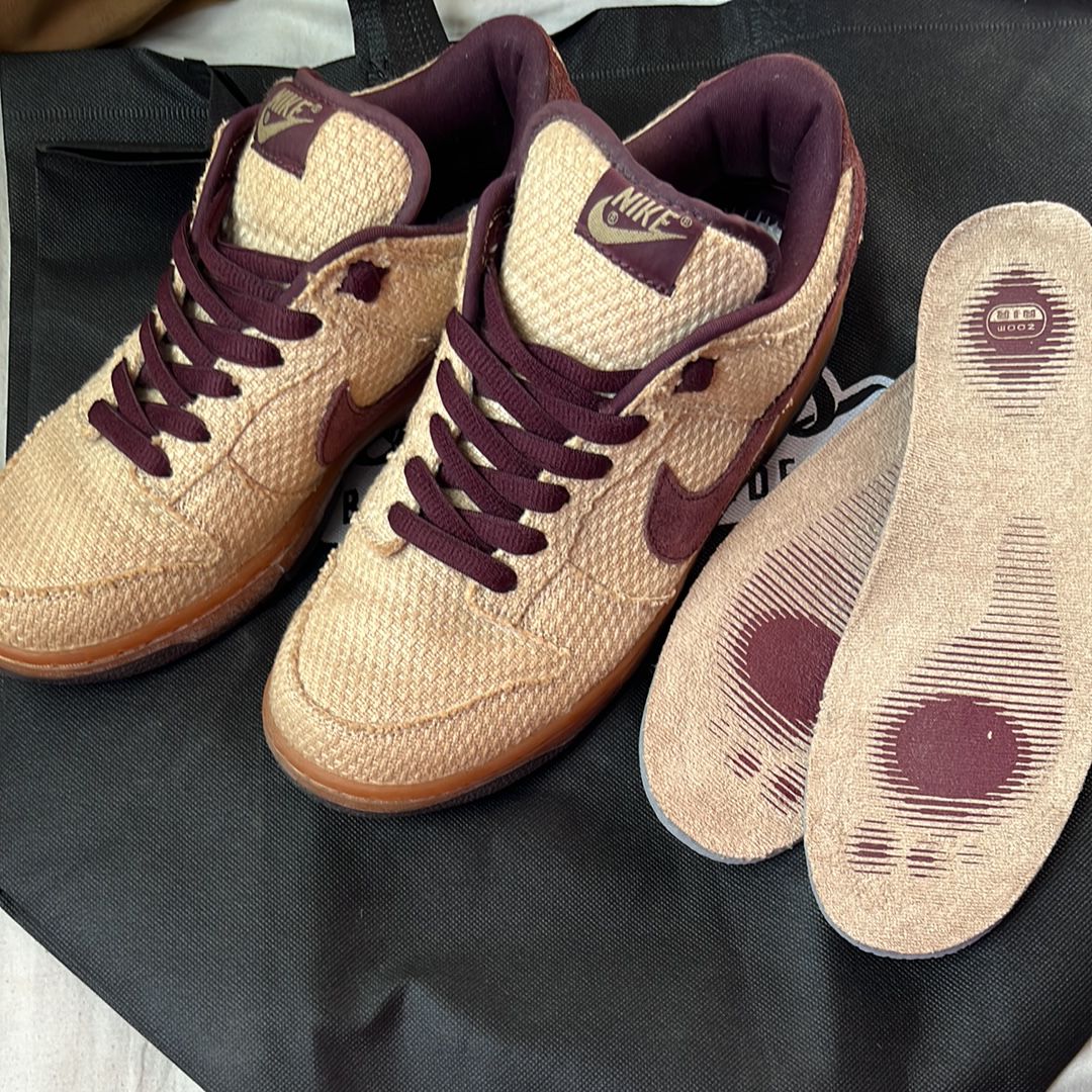 Nike SB Dunk Low "Red Hemp"