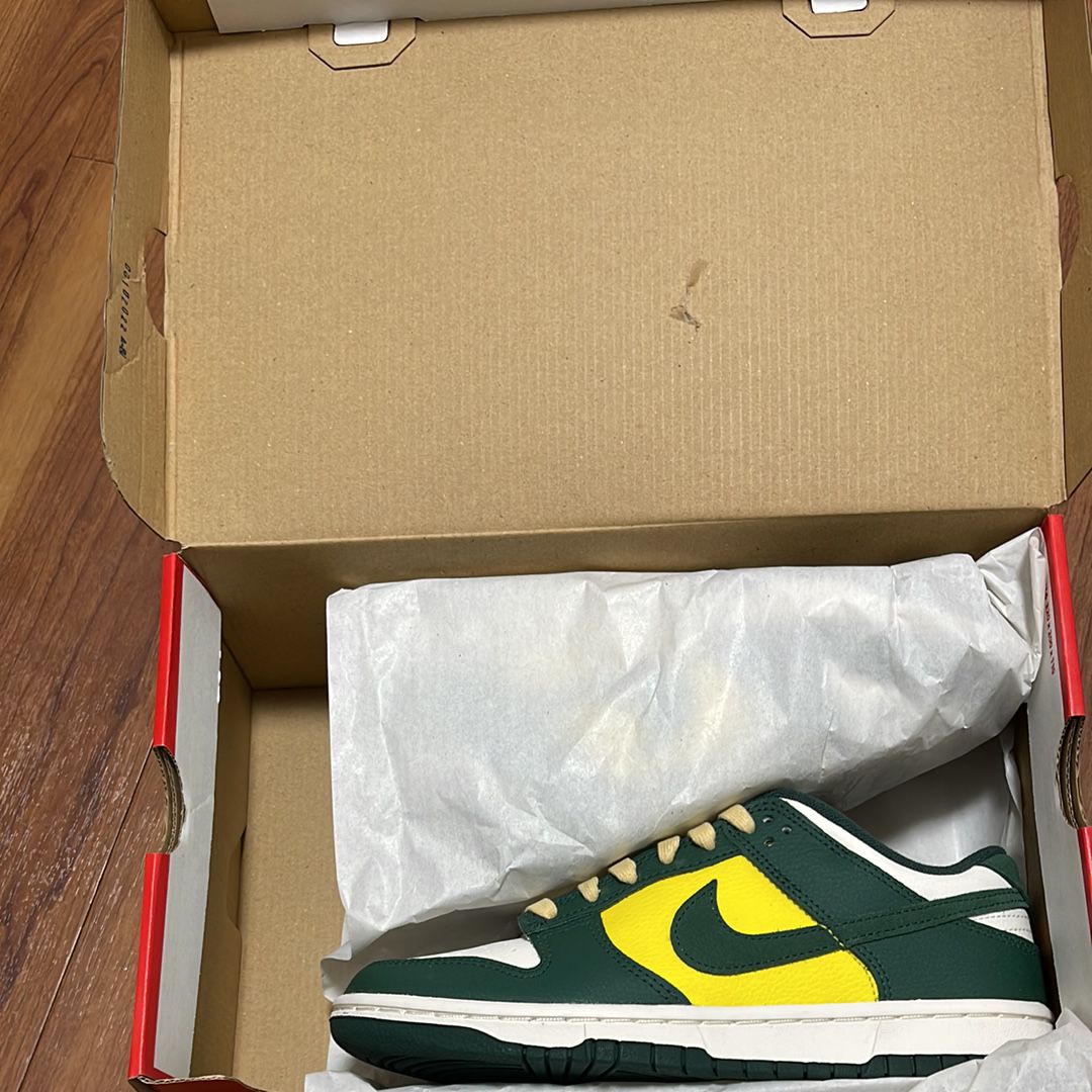 Nike Women's Dunk Low SE "Noble Green"