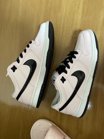 Nike SB Dunk Low "Pink Box"