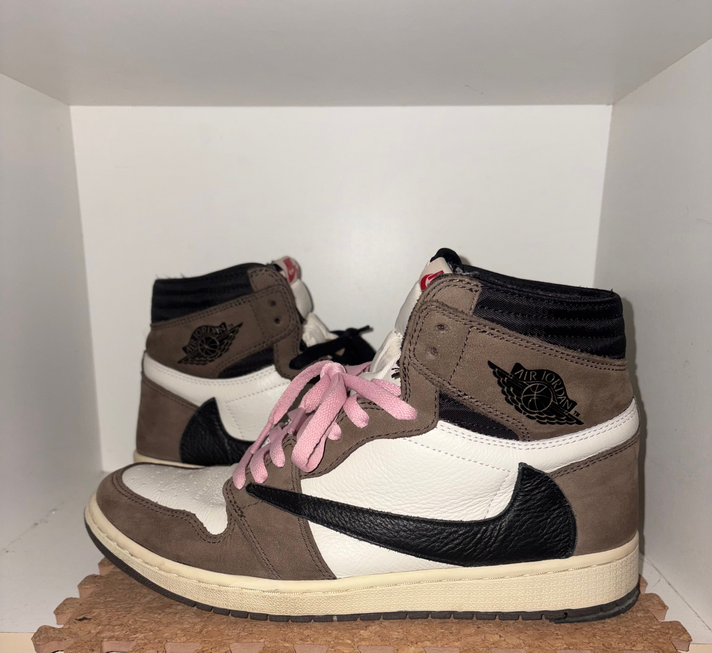 Travis Scott × Nike Air Jordan 1 Retro High OG TS SP "Sail/Dark Mocha"