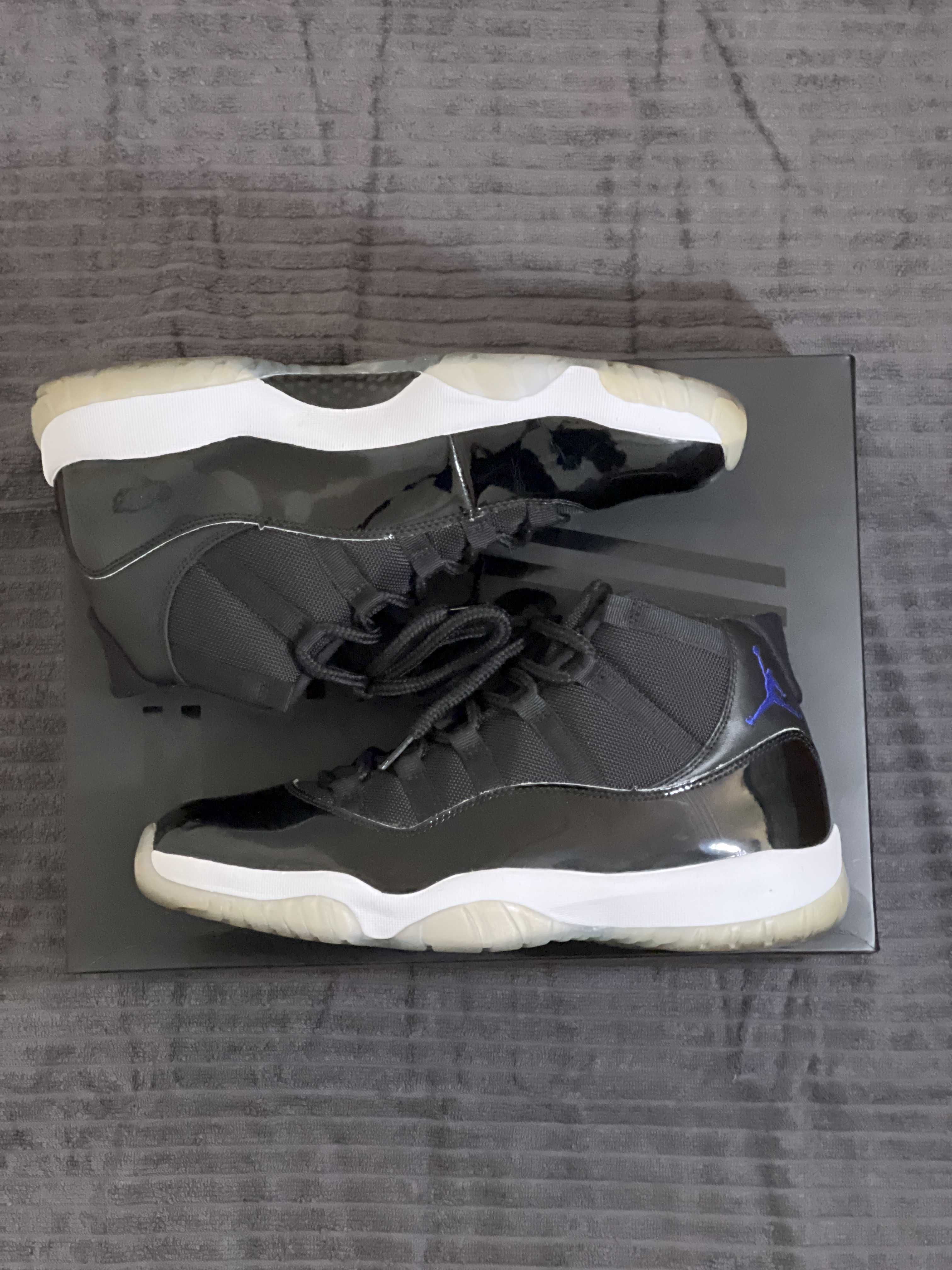 Nike Air Jordan 11 Retro "Space Jam" (2016)