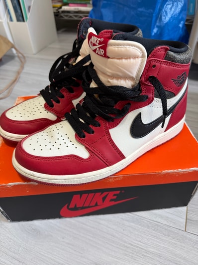 Nike Air Jordan 1 High OG "Lost & Found/Chicago"