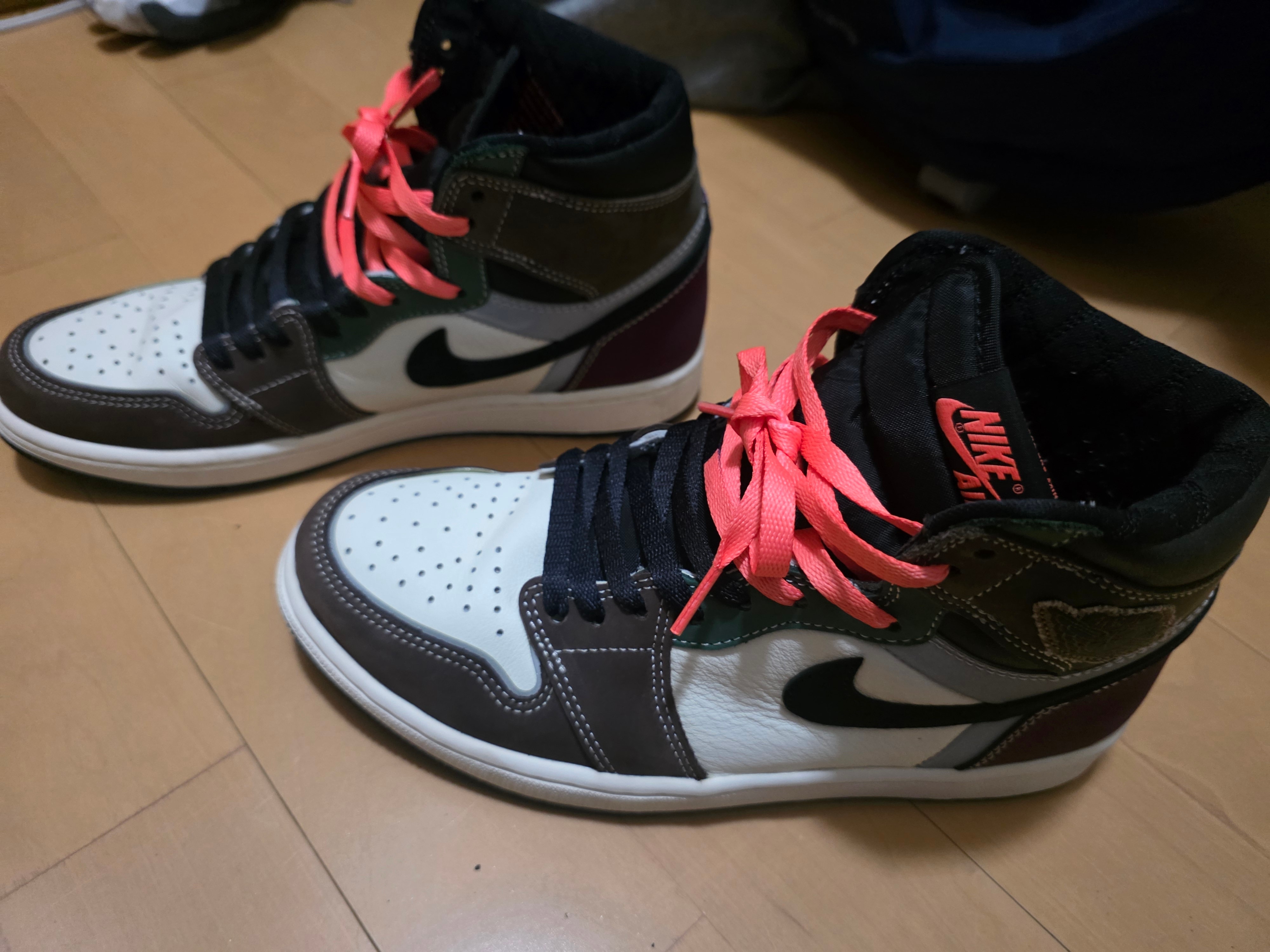 ナイキ エアジョーダン1 ハイ OG "ハンド クラフテッド"