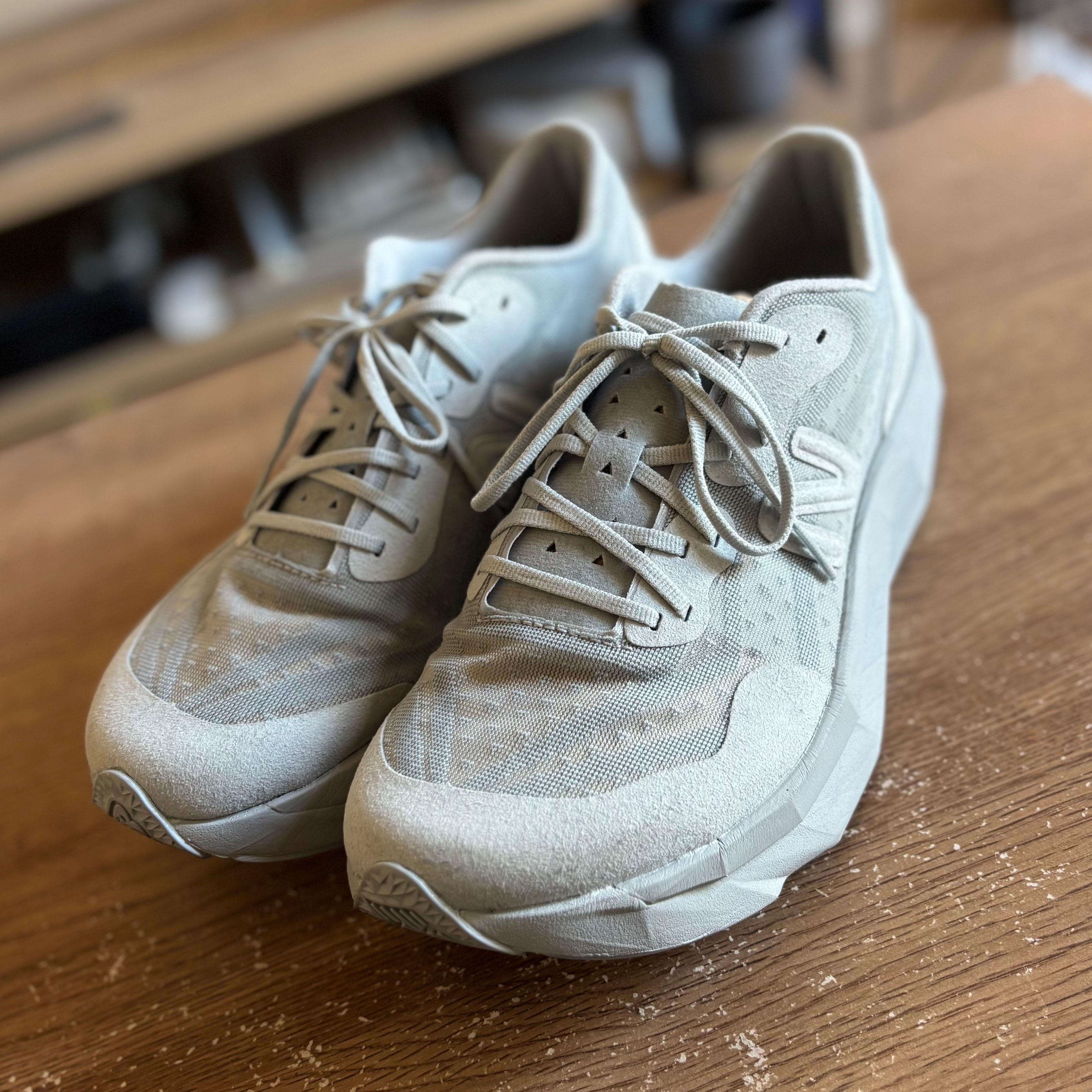 ディストリクトビジョン × ニューバランス フューエルセル スーパーカンプ エリートV4 "アルミニウムグレー"