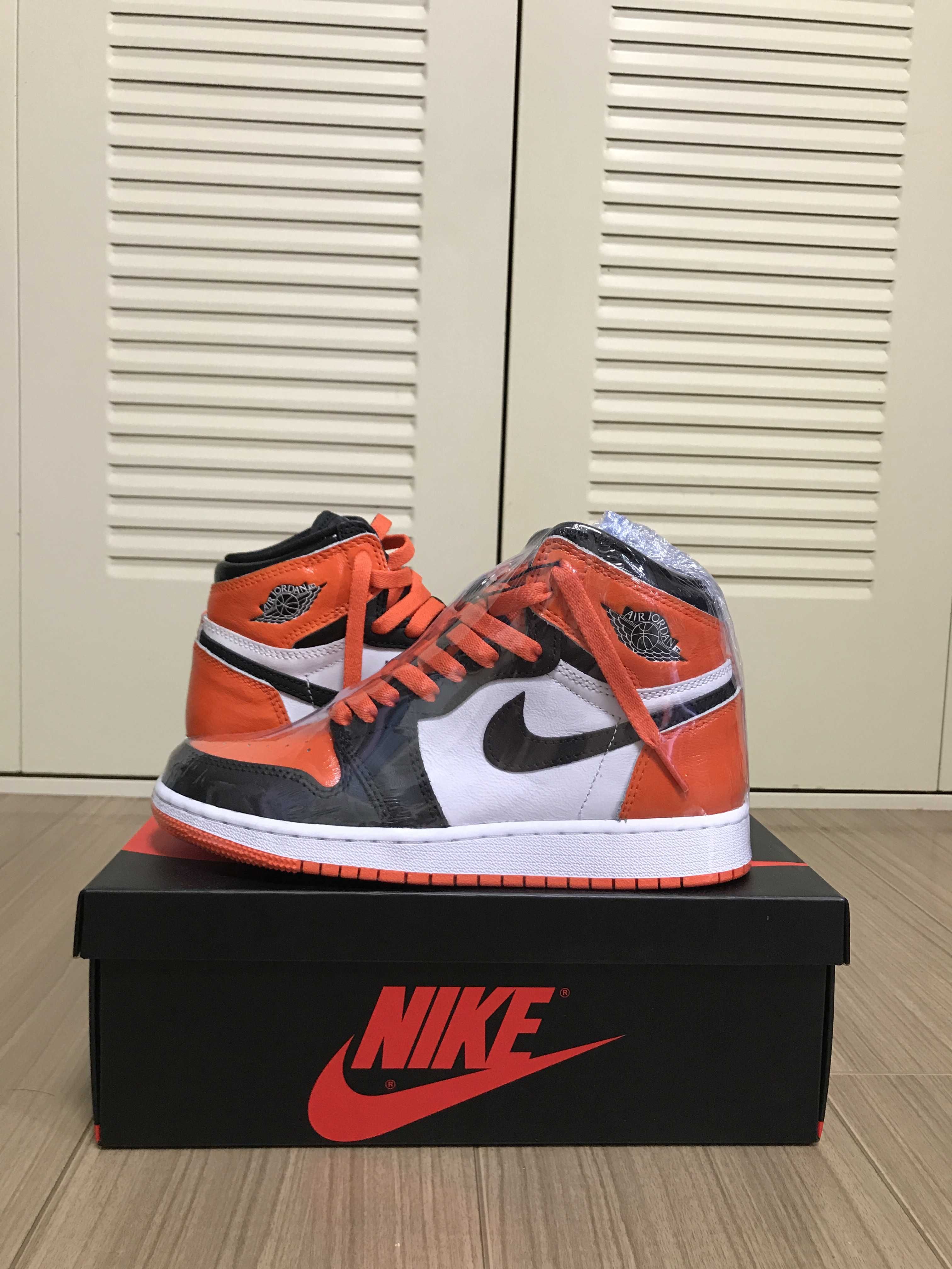 Nike GS Air Jordan 1 Retro High OG "Electro Orange"