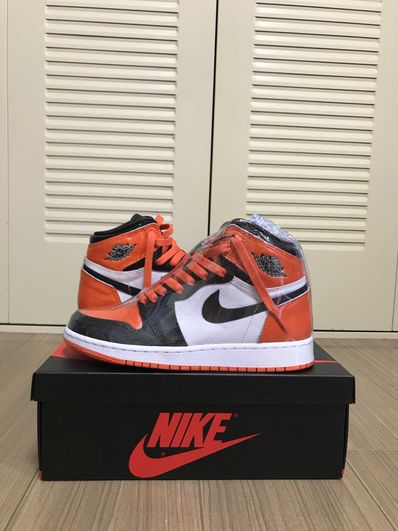 Nike GS Air Jordan 1 Retro High OG "Electro Orange"
