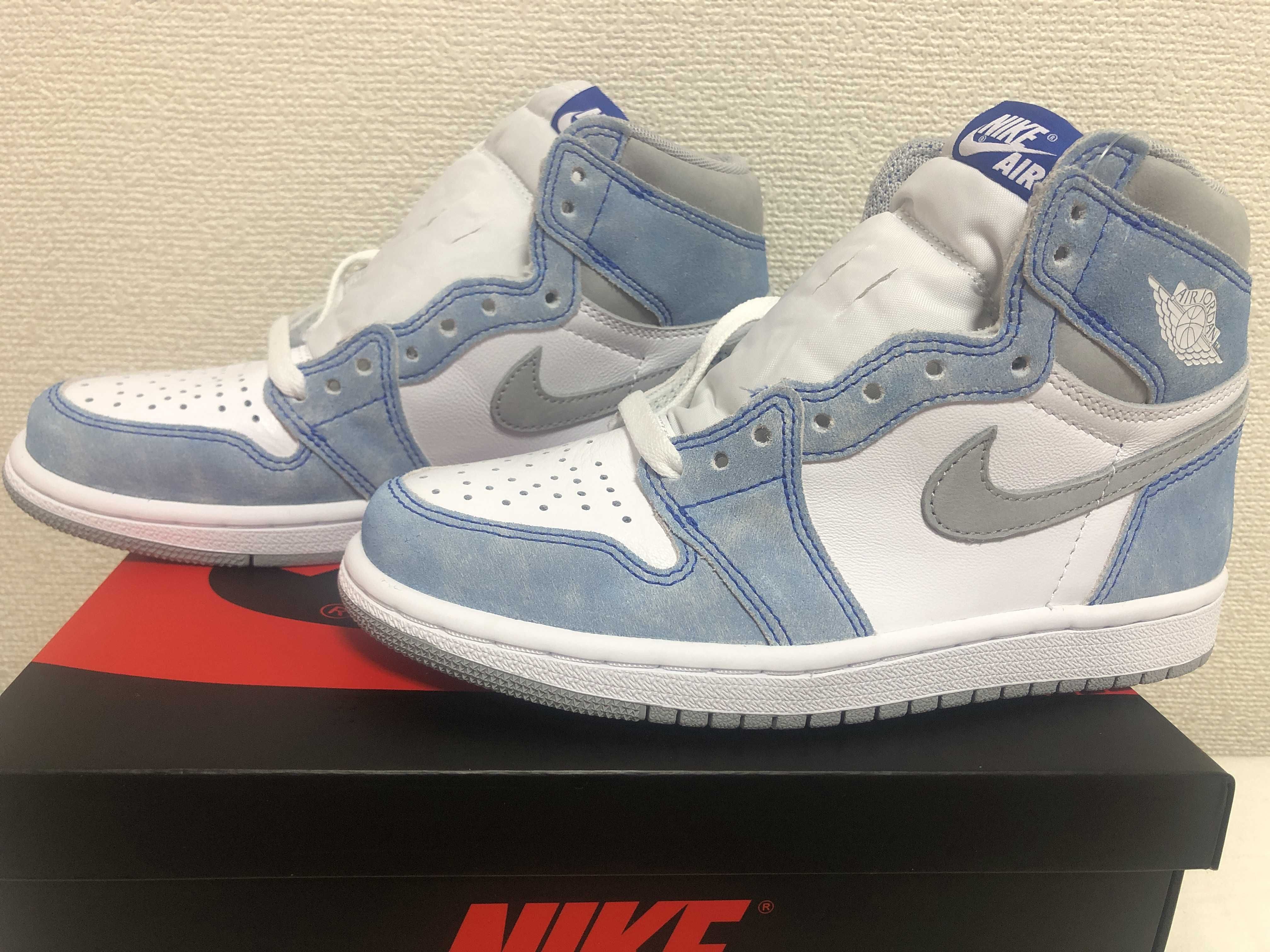 Nike Air Jordan 1 High OG "Hyper Royal"