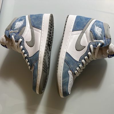Nike Air Jordan 1 High OG "Hyper Royal"