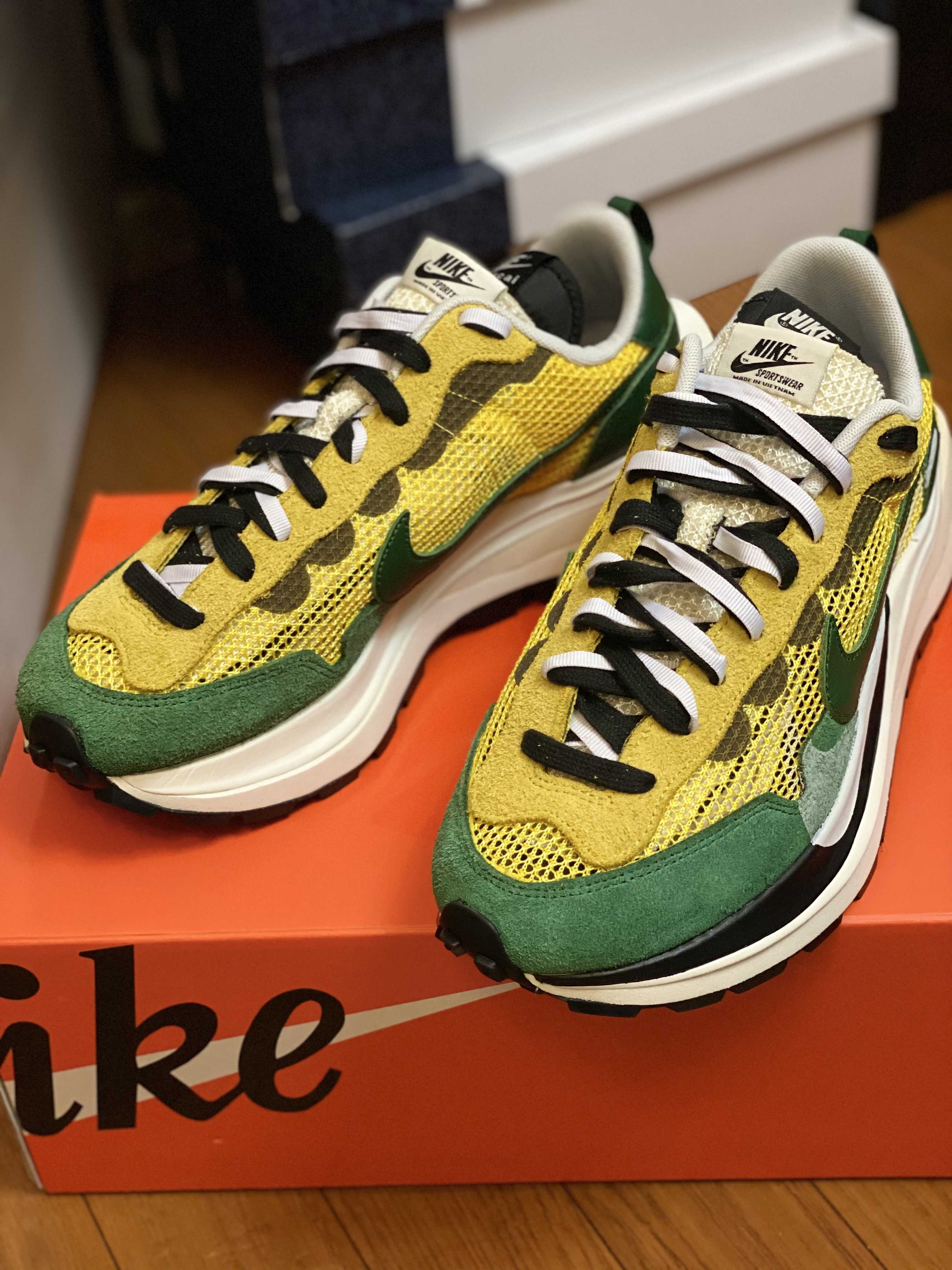 sacai × Nike Vapor Waffle "Tour Yellow/Stadium Green-Sail"